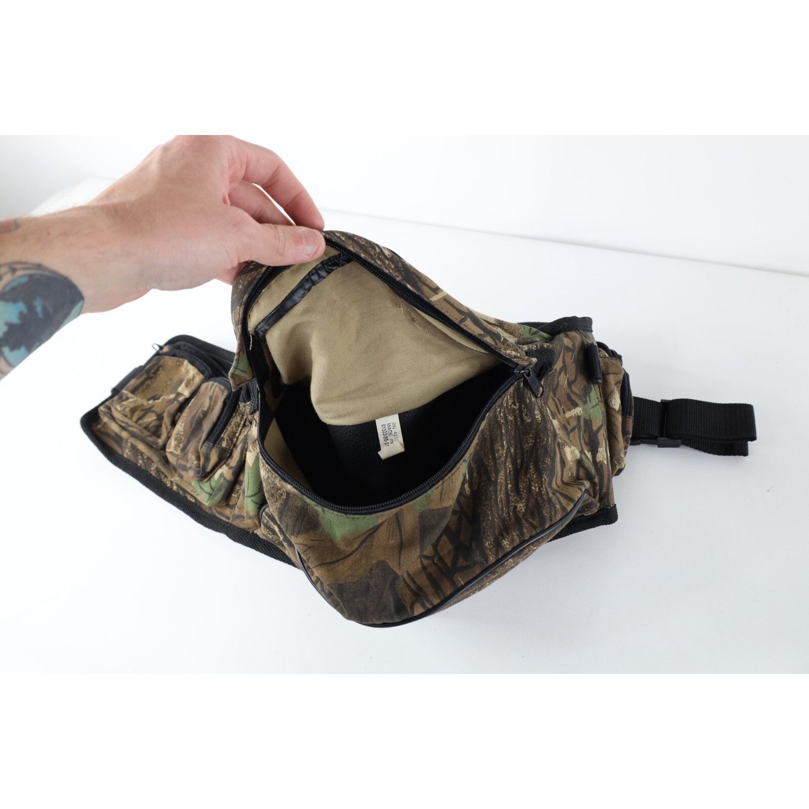 Vintage Vintage 90s Streetwear Faded Mossy Oak Camouflage Fanny Pack Size ONE SIZE - 7 Thumbnail