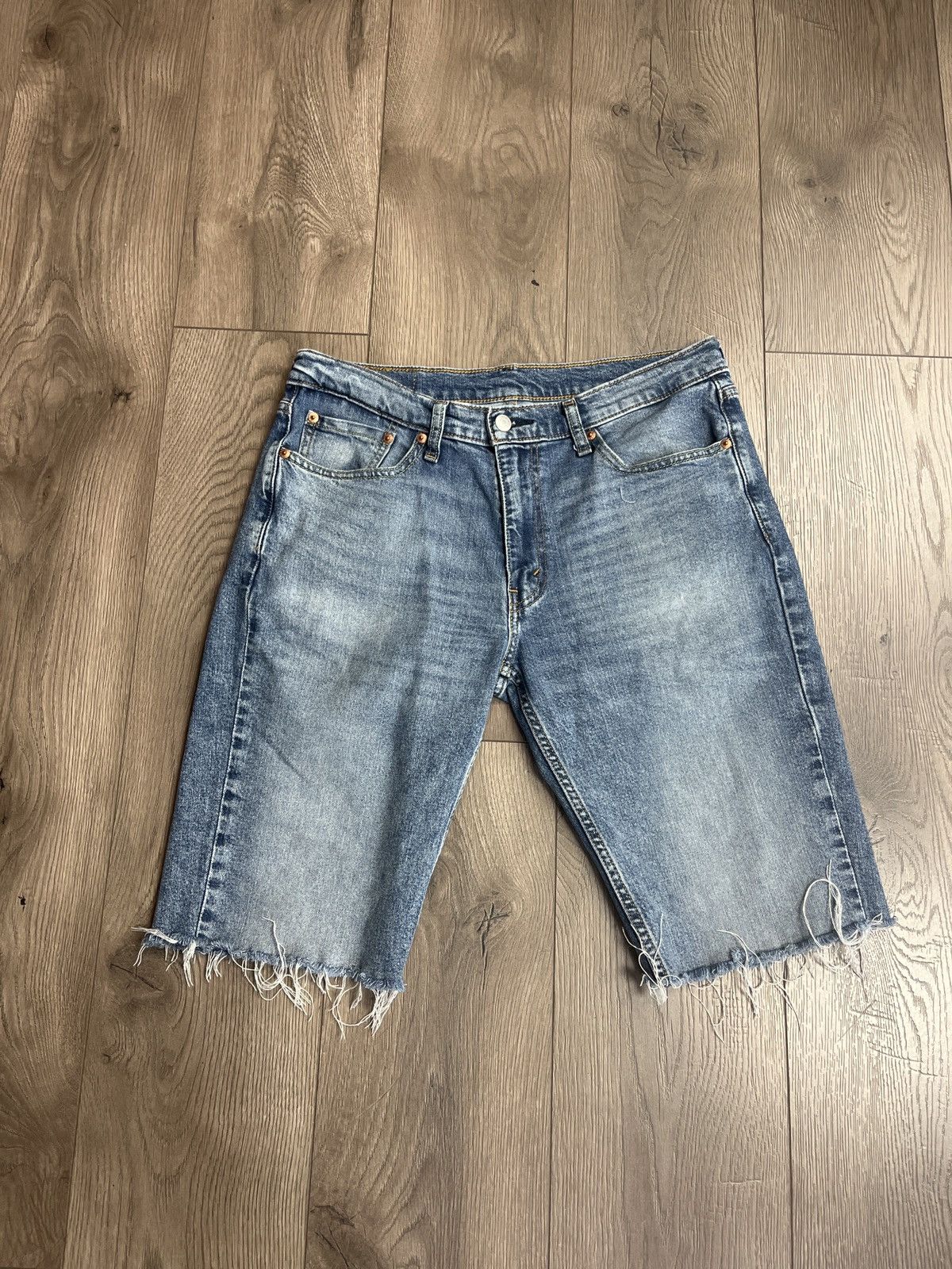 Levi's Levi Jean Shorts 34 Size US 34 / EU 50 - 1 Thumbnail