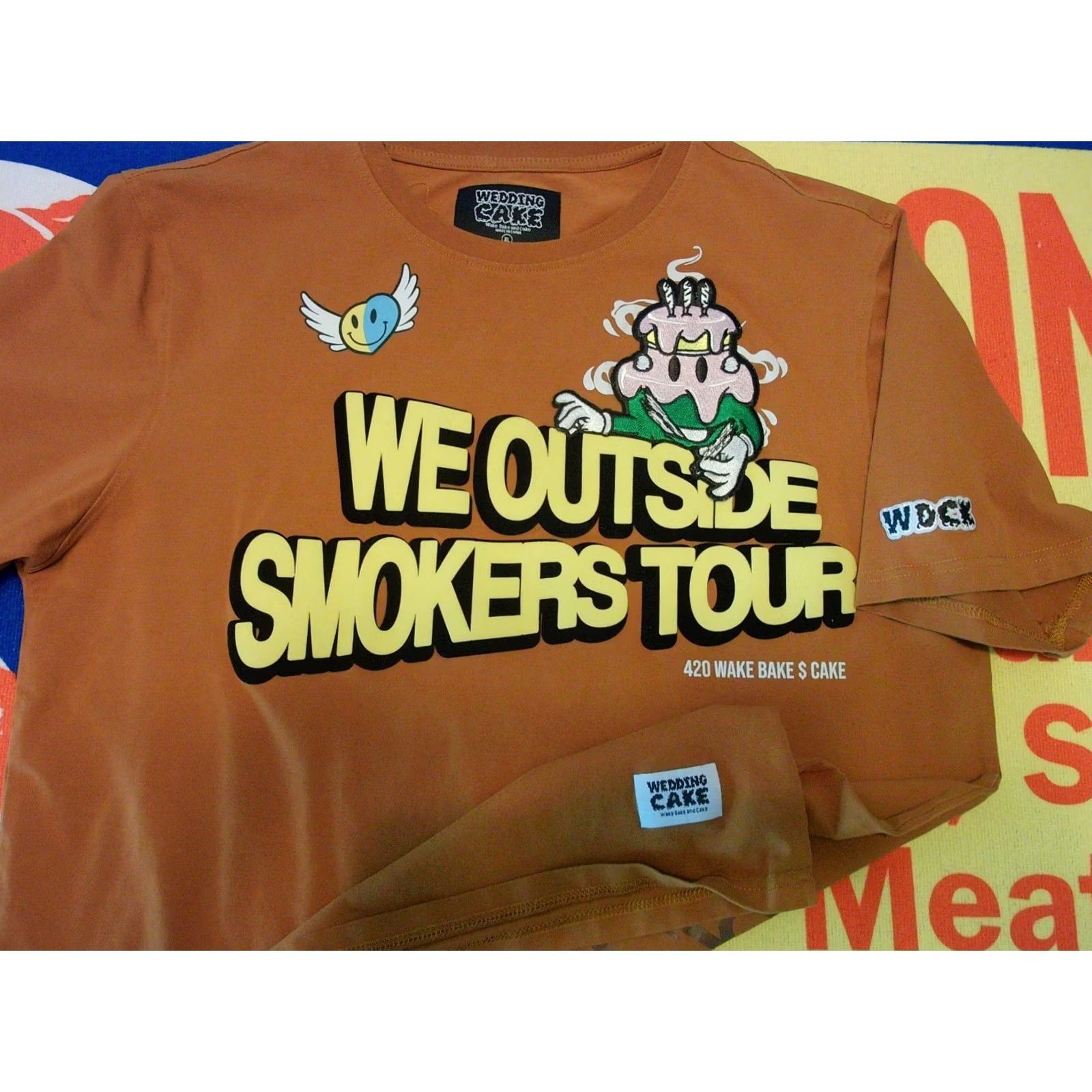 Vintage WEDDING CAKE Wake & Bake Shirt Men's Lrg Cannabis We Outside SMOKERS TOUR 420 t Size US L / EU 52-54 / 3 - 2 Thumbnail