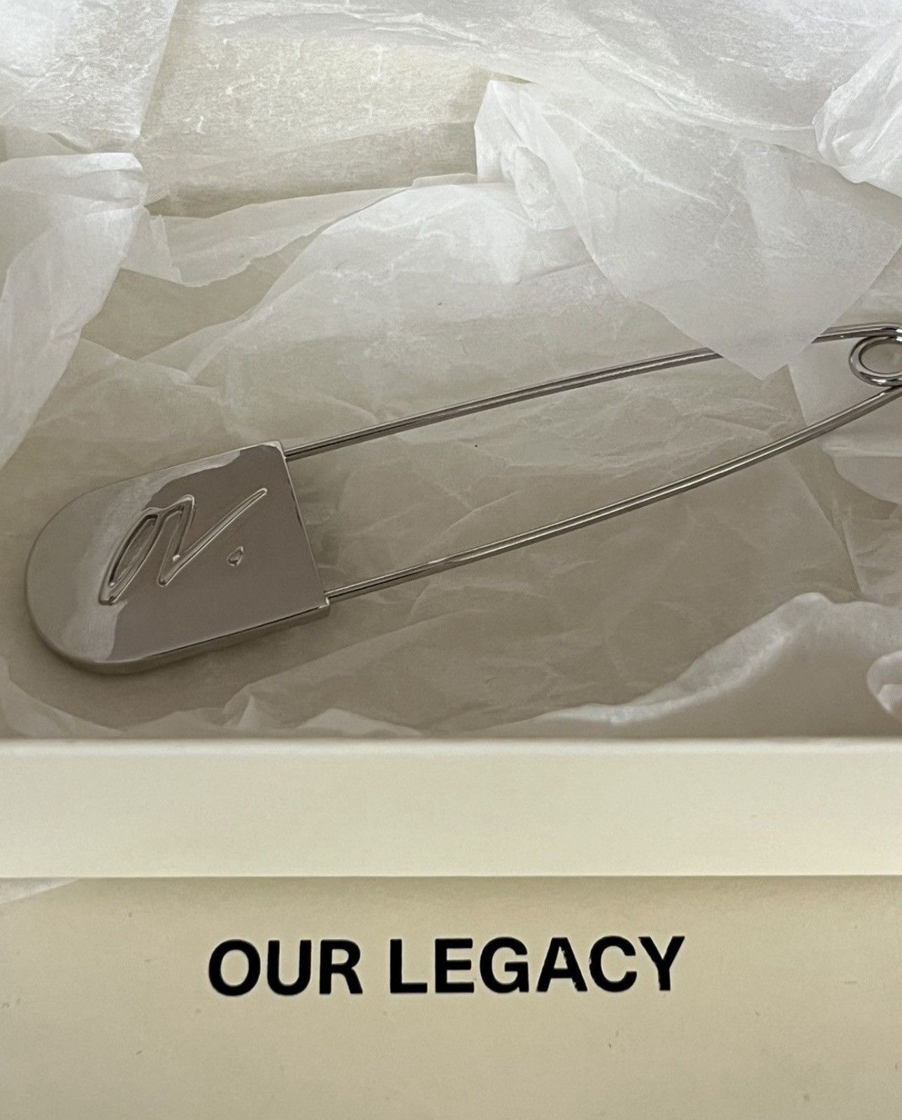 Our Legacy Our Legacy Metal Big Safety Pin Broche Size ONE SIZE - 6 Thumbnail