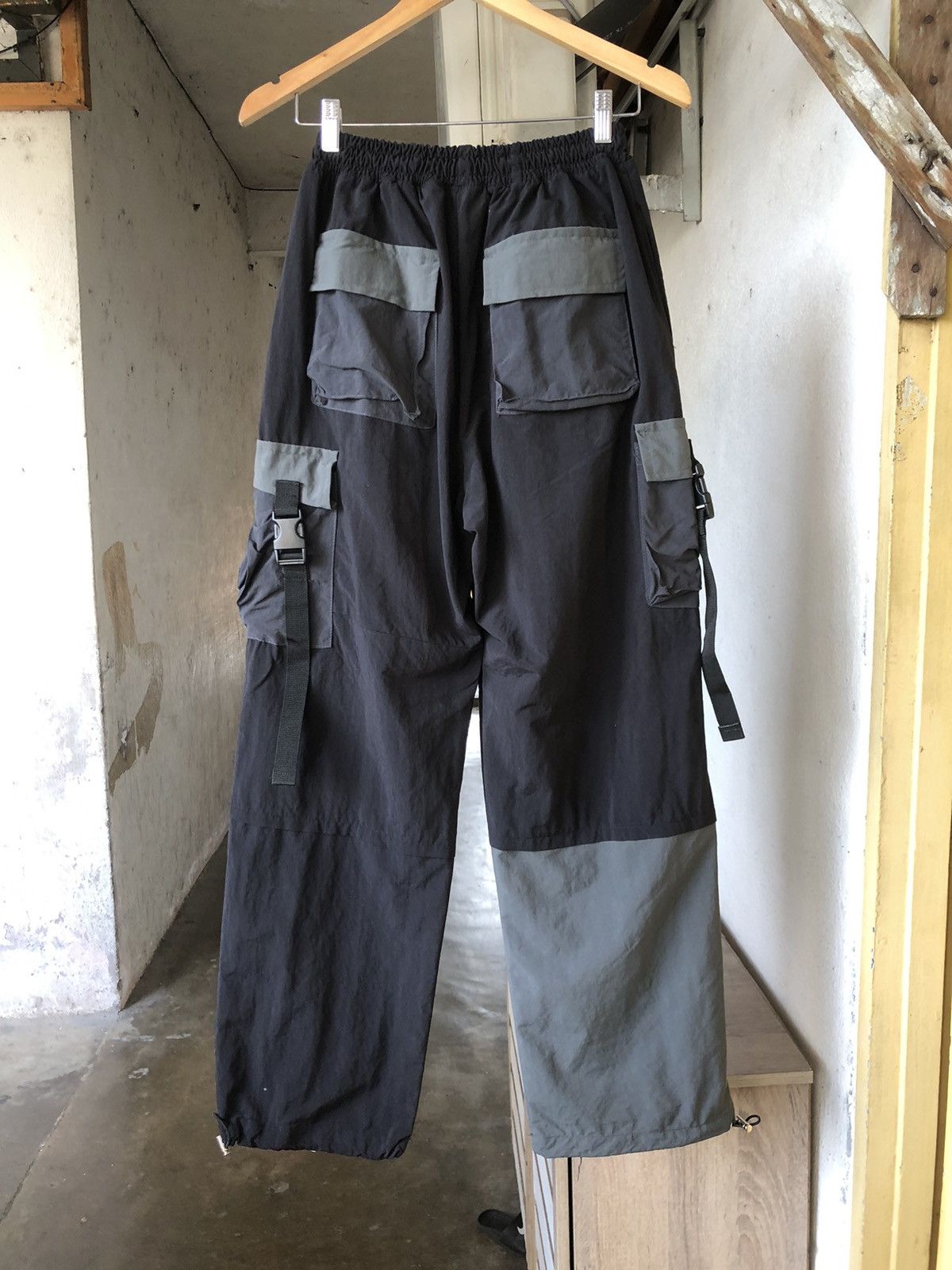 Japanese Brand Rare🔥 A-Wende Multipocket Parachute Pants Size US 30 / EU 46 - 2 Thumbnail