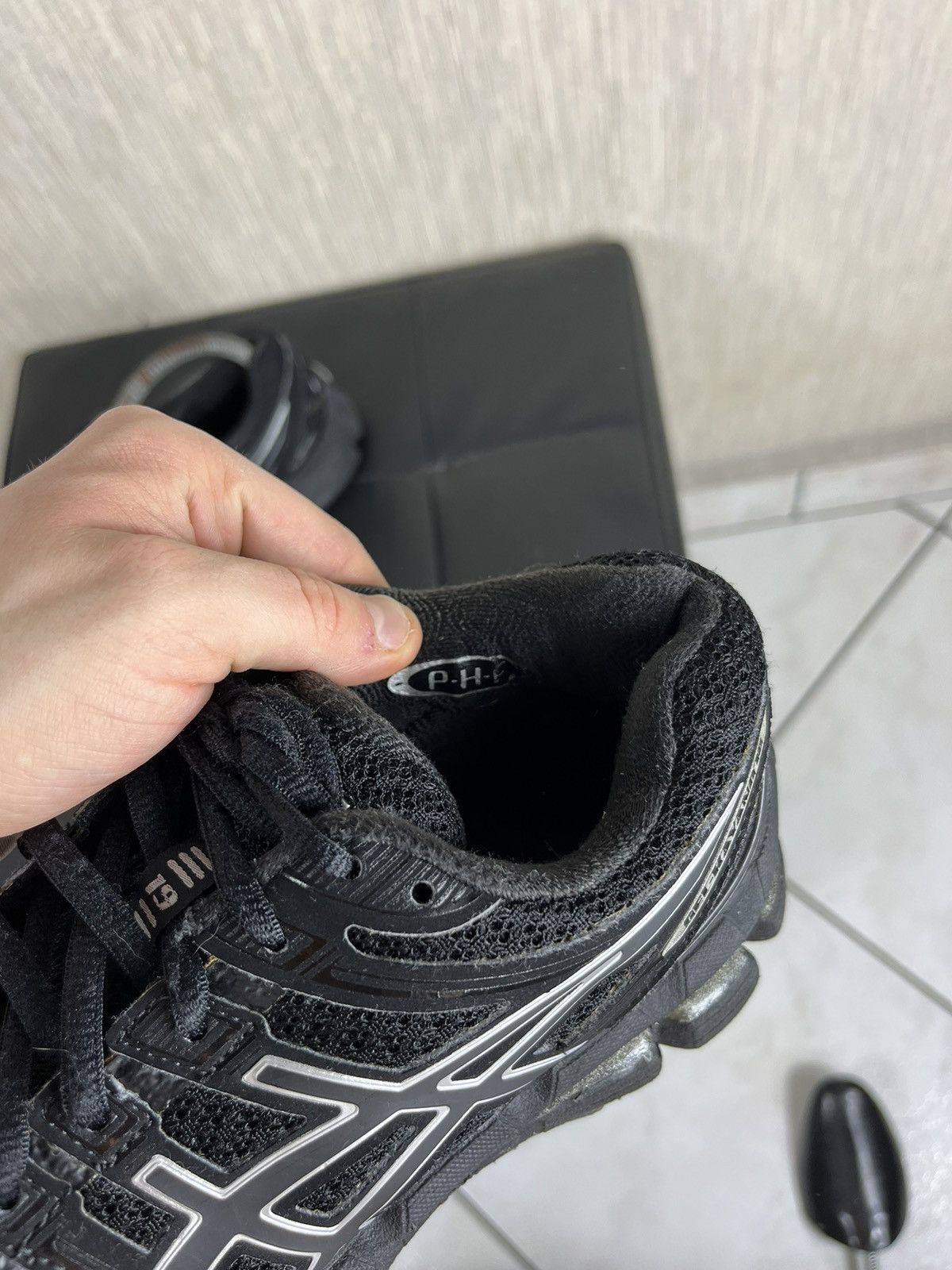 Asics × Vintage Vintage Asics gel-kayano 19 black silver mesh sneakers shoes Size US 7 / EU 40 - 19 Thumbnail