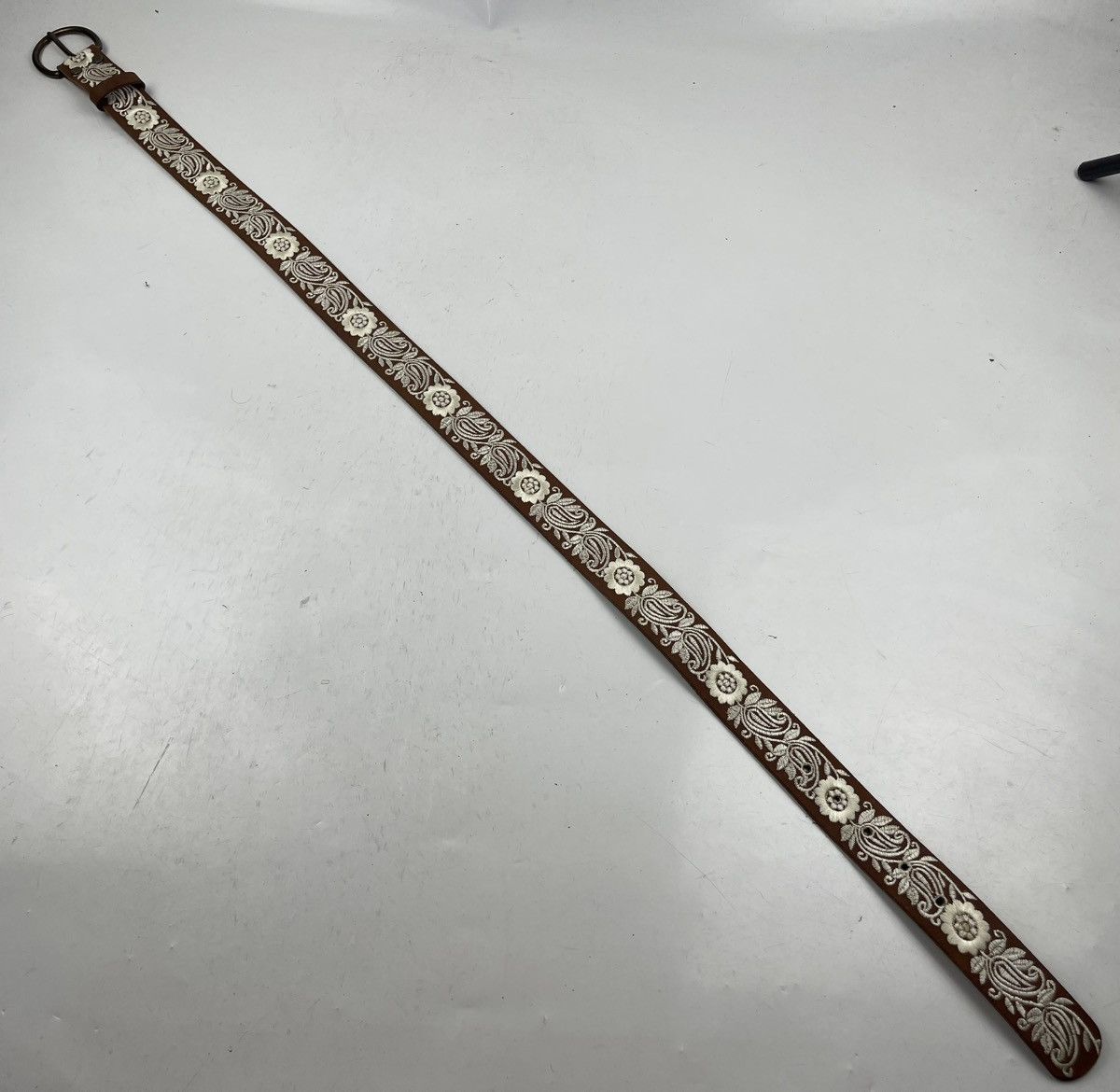 Japanese Brand rare design embroidery leather belt tc40 Size 38 - 2 Thumbnail