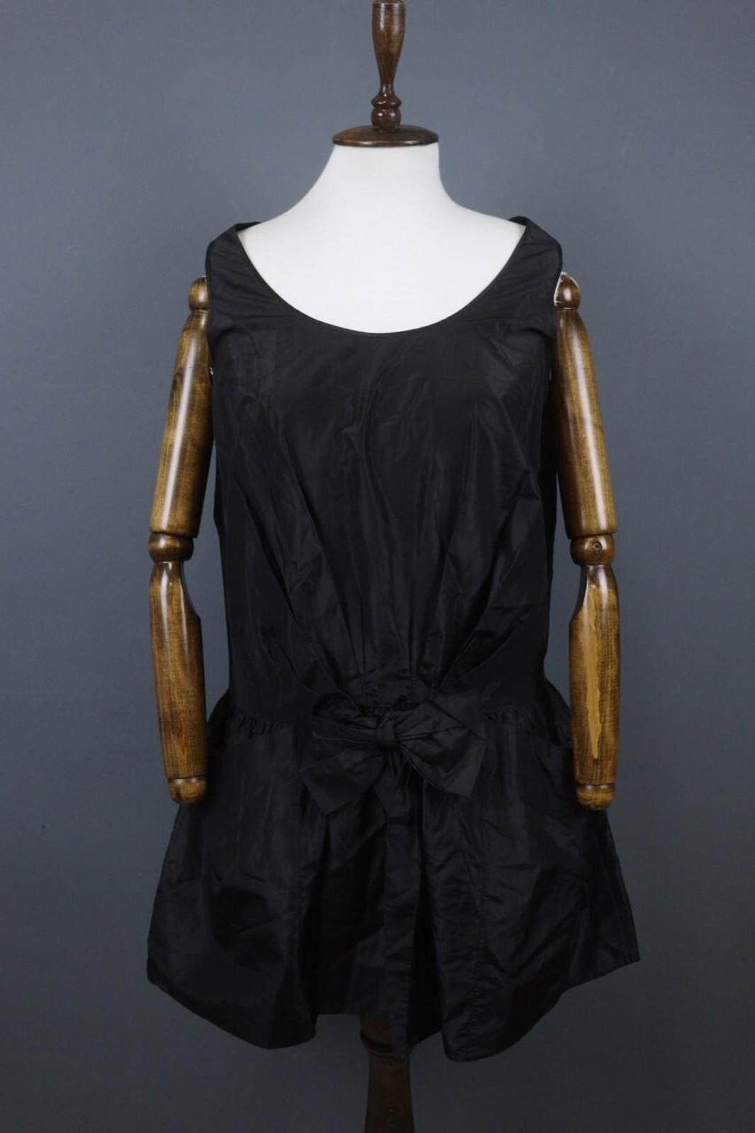 Designer See by Chloe Black Sleeveless Breathable Tunic Blouse Size 6 Size M / US 6-8 / IT 42-44 - 1 Thumbnail