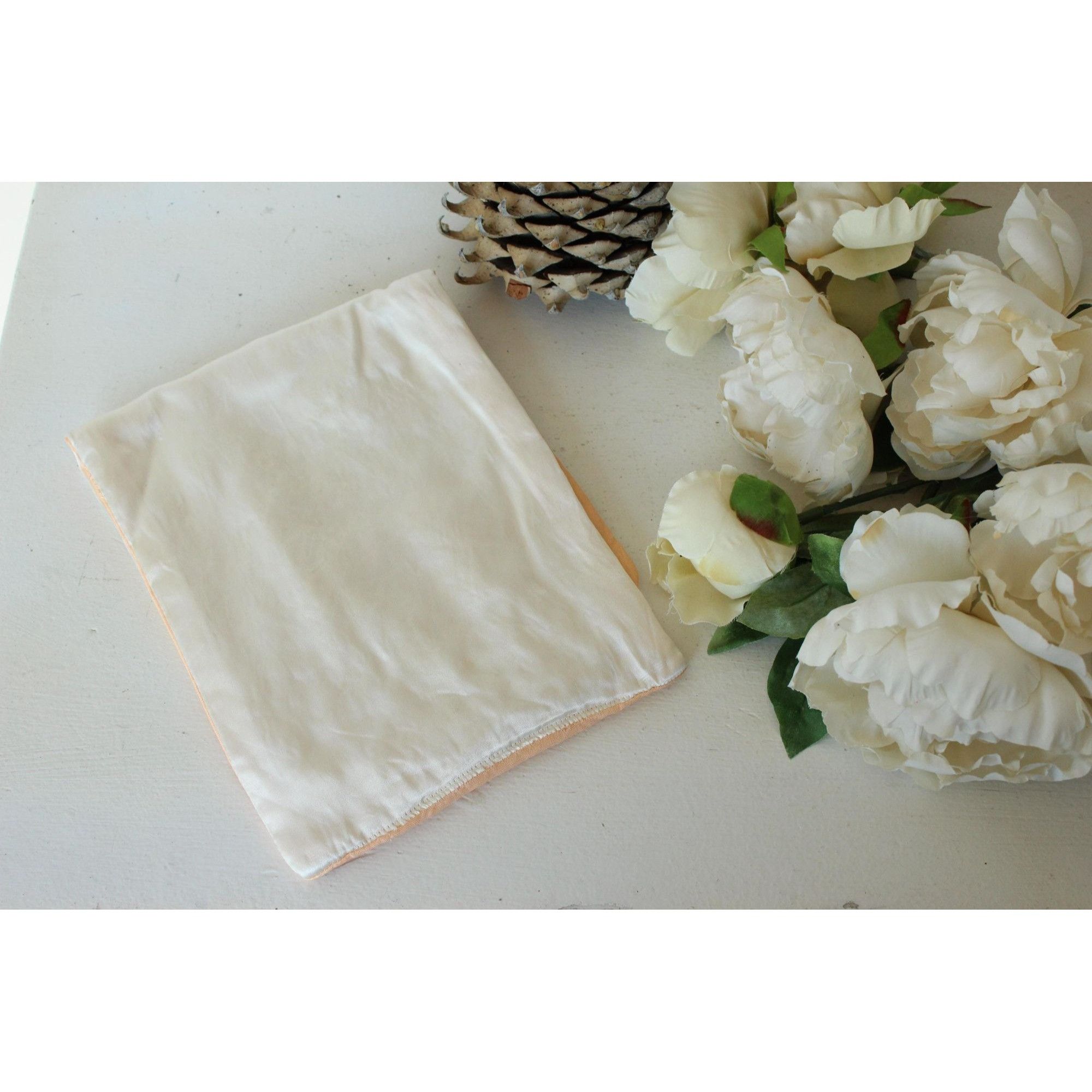 Vintage Vintage 1940s 1950s Stockings Bag, Peach and White Silk and Size ONE SIZE - 9 Thumbnail
