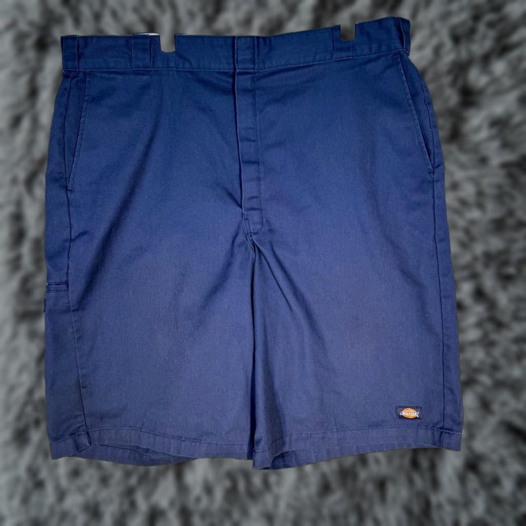 Dickies Dickies Workwear Shorts Navy 42 Regular Fit Mid Rise Flat Front Cargo Pocket Mens Shorts Size US 42 / EU 58 - 1 Thumbnail