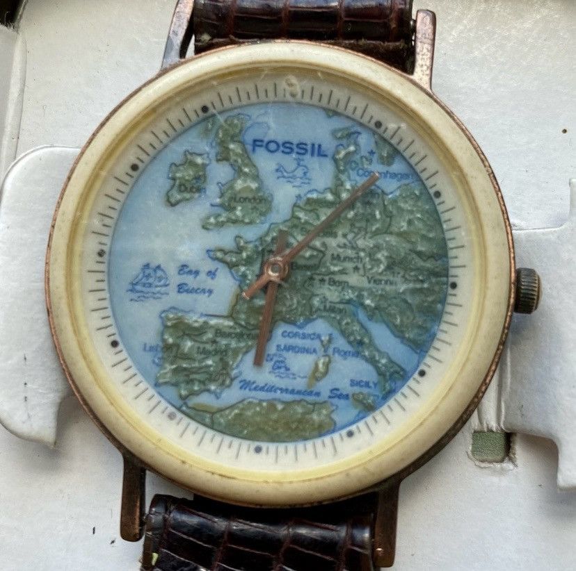 Fossil 1995 FOSSIL EUROPEAN MAP STONE WATCH BW-6742 Size ONE SIZE - 6 Thumbnail