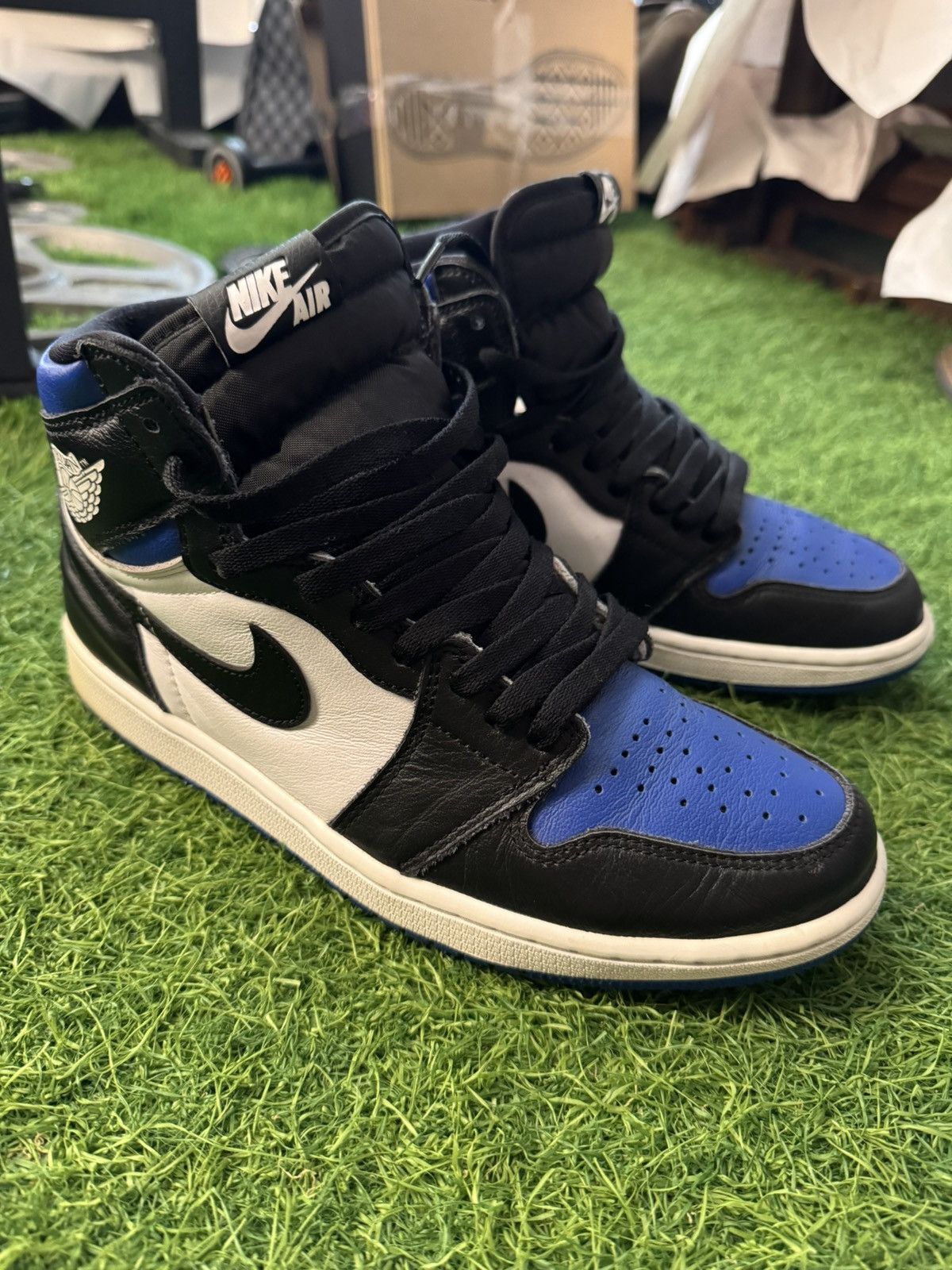Jordan Brand × Nike AIR JORDAN Jordan Mens 1 Retro High Top Sneakers Size US 9 / EU 42 - 8 Thumbnail