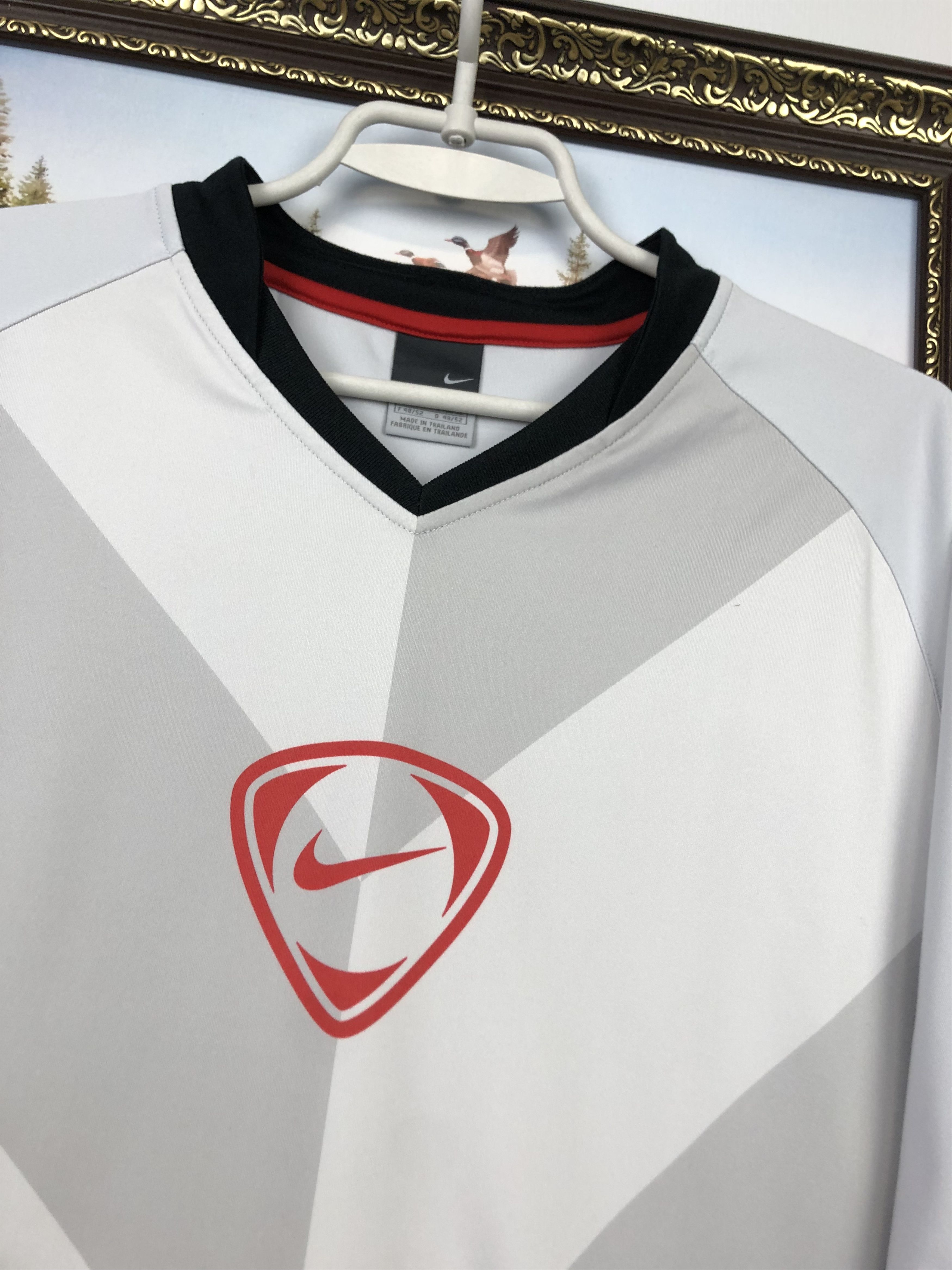 Nike Vintage Nike Football Template Big Logo Center Swoosh Tee Size US M / EU 48-50 / 2 - 3 Thumbnail