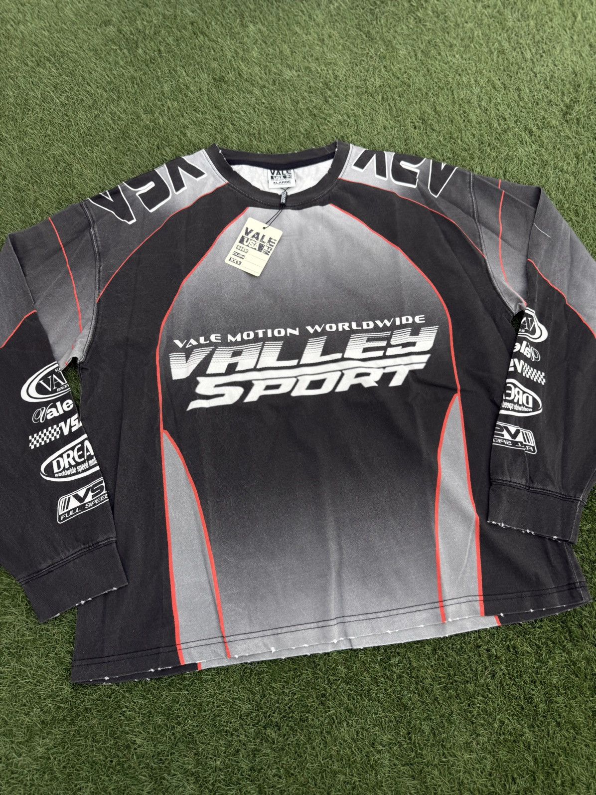 Vale Valley Dreams Racing Long Sleeve Tee Size (XL) NEW Size US XL / EU 56 / 4 - 1 Thumbnail