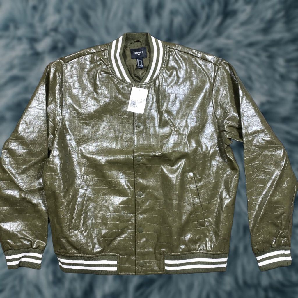 Forever 21 FOREVER 21 Bomber Jacket Mens L Green Faux Animal Skin Button Front Varsity New Size US L / EU 52-54 / 3 - 1 Thumbnail