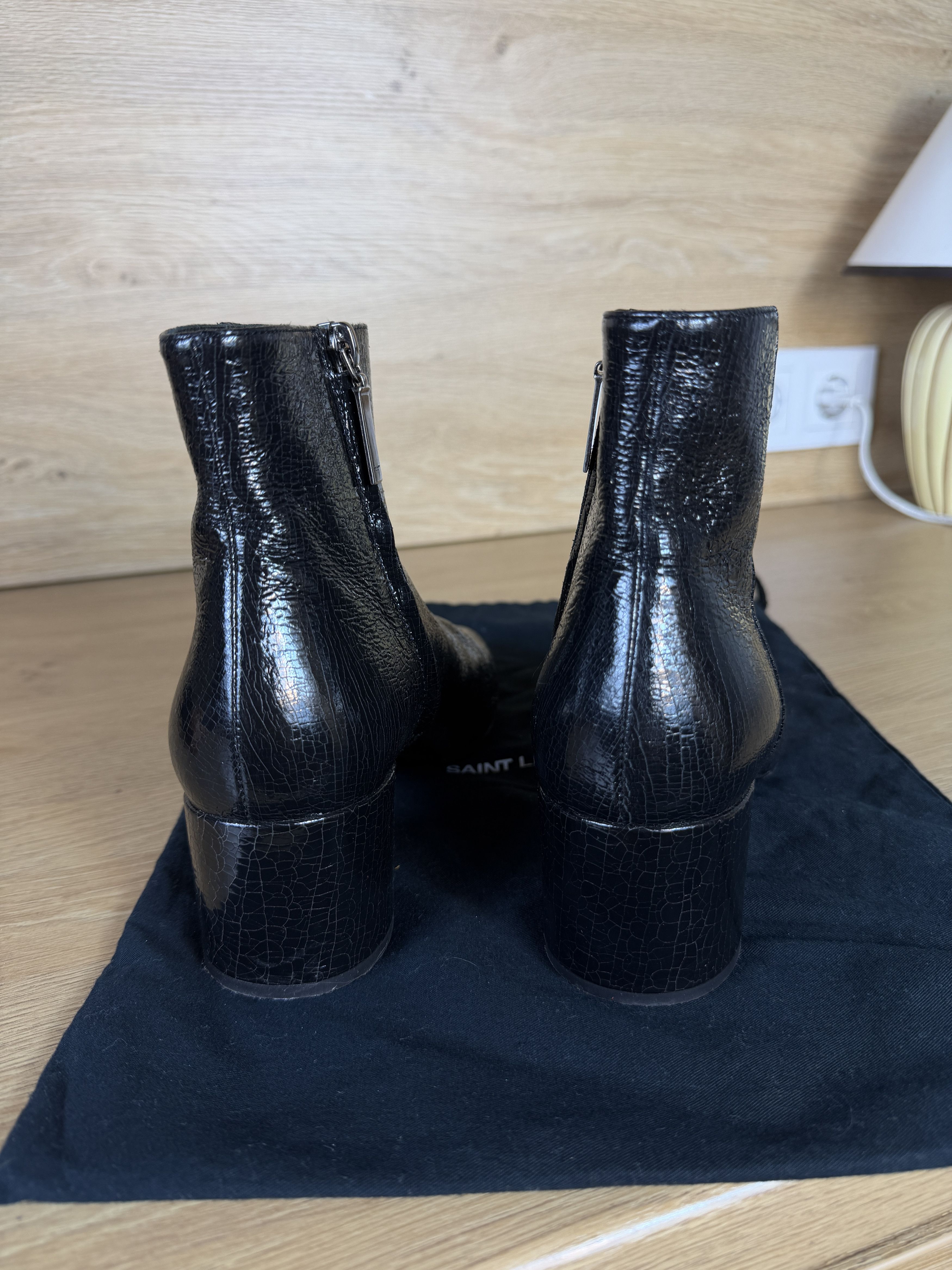 Saint Laurent Paris Saint lauren Loulou Cracked Black Leather Ankle Boots shoes Size US 7.5 / IT 37.5 - 6 Thumbnail