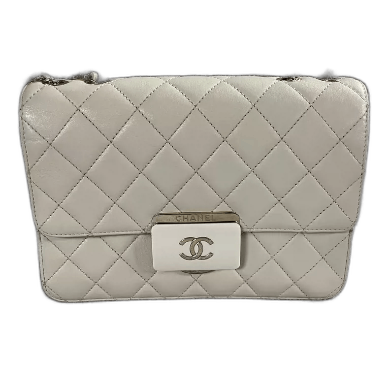 Chanel Chanel White Enamel Flap Chain Bag Size ONE SIZE - 1 Thumbnail