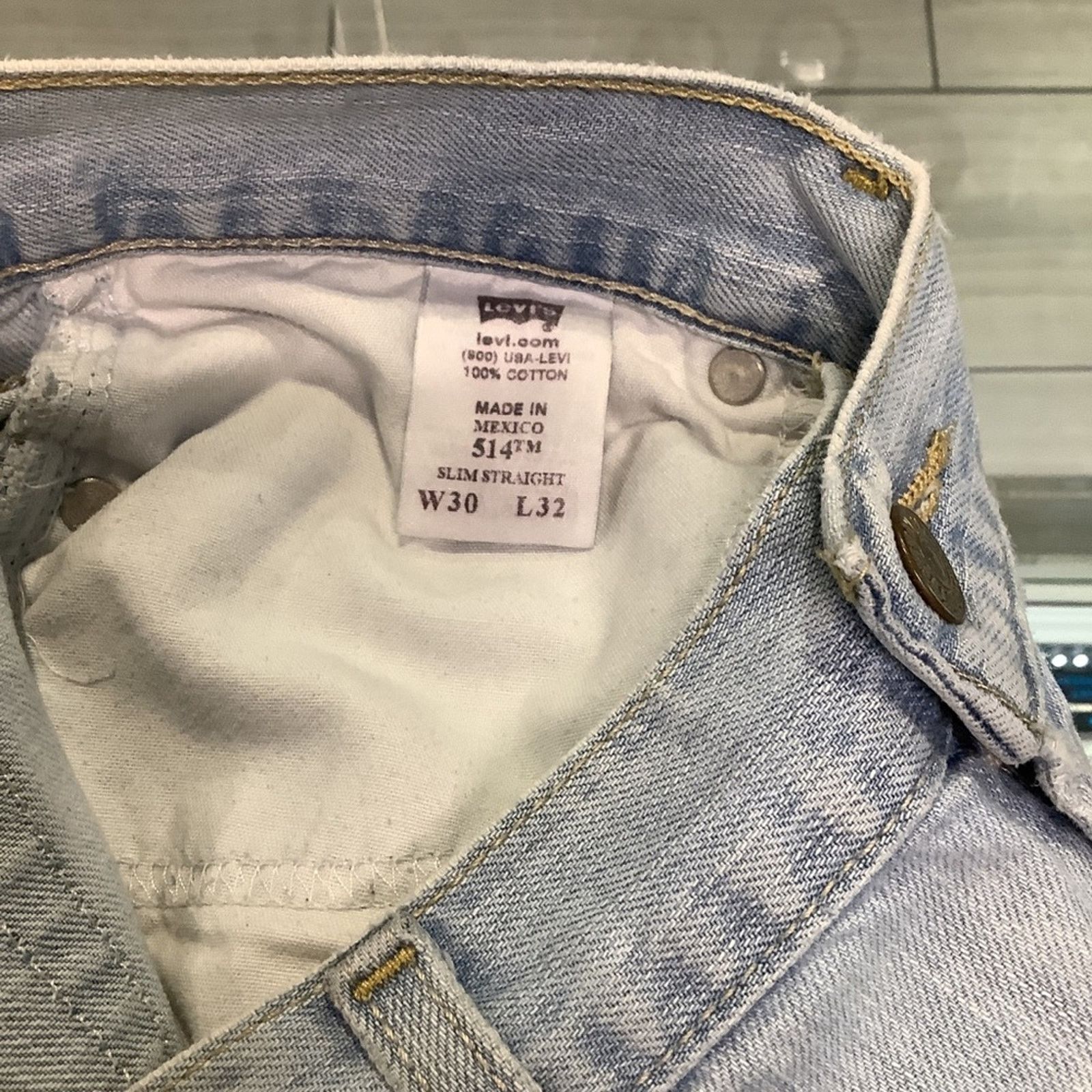 Levi's Y2K Levi’s woman’s hand-cut jean shorts Size 30" / US 8 / IT 44 - 3 Thumbnail