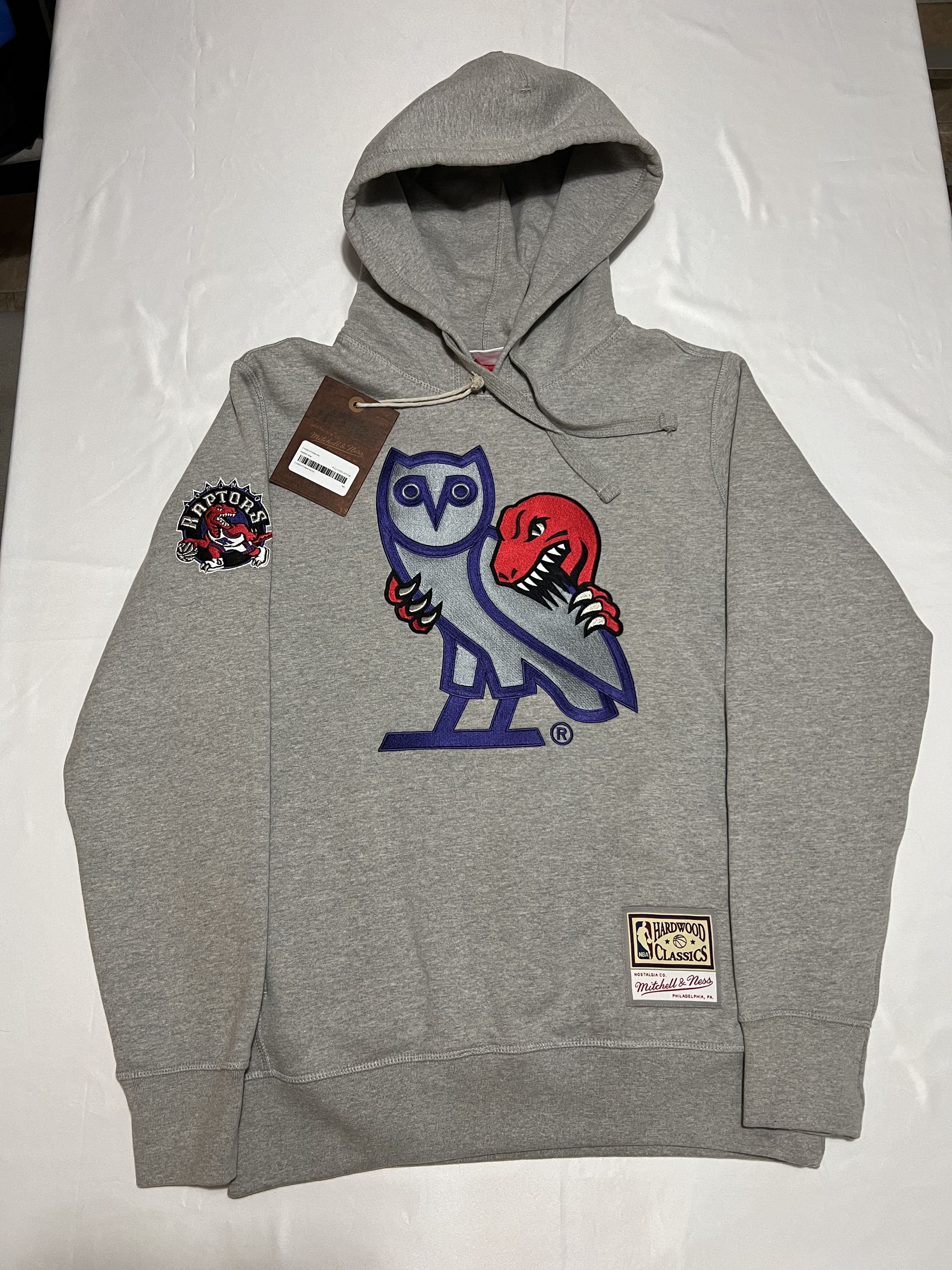 Mitchell & Ness OVO x Mitchell & Ness x NBA x RAPTORS OG OWL HOODIE XL Size US M / EU 48-50 / 2 - 1 Thumbnail