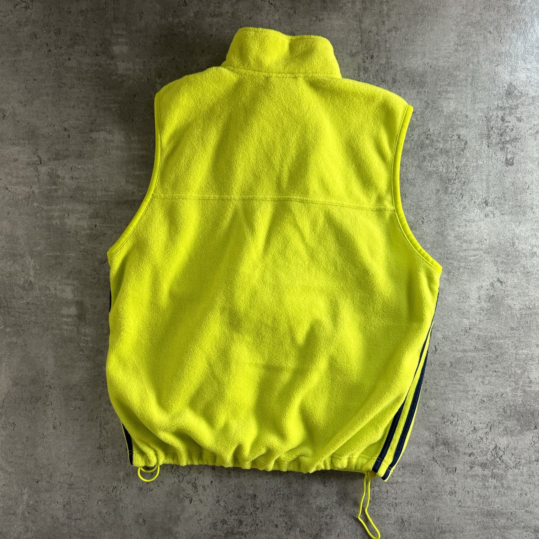 Adidas × Vintage Vintage Adidas Neon Printed vintage grey yellow fleece sh Size US L / EU 52-54 / 3 - 6 Thumbnail