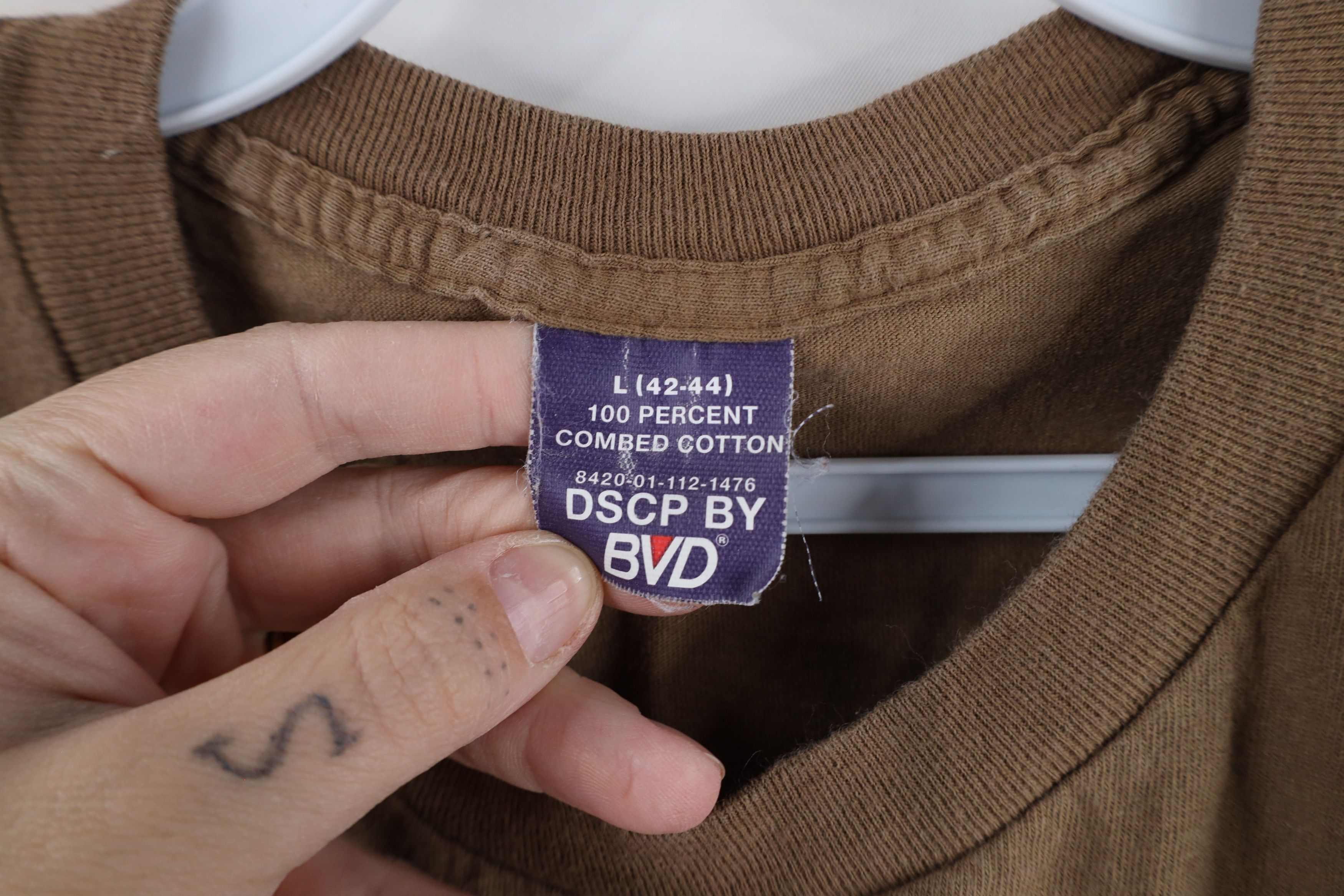 Vintage Vintage 90s Streetwear Short Sleeve T-Shirt Brown Cotton USA Size US L / EU 52-54 / 3 - 6 Thumbnail