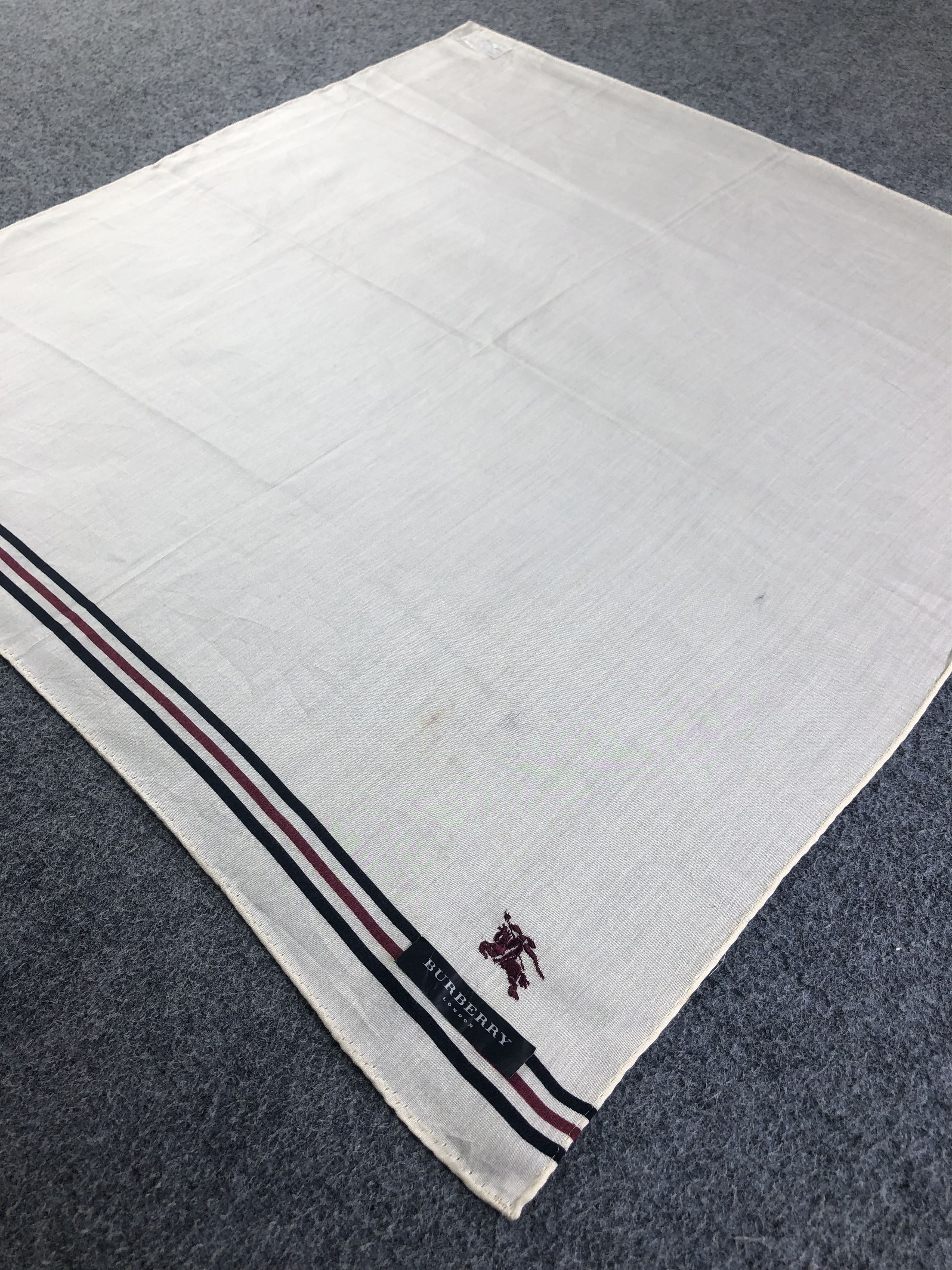 Burberry Burberry Handkerchief / Bandana / Neckerchief / Headscarf Size ONE SIZE - 4 Thumbnail