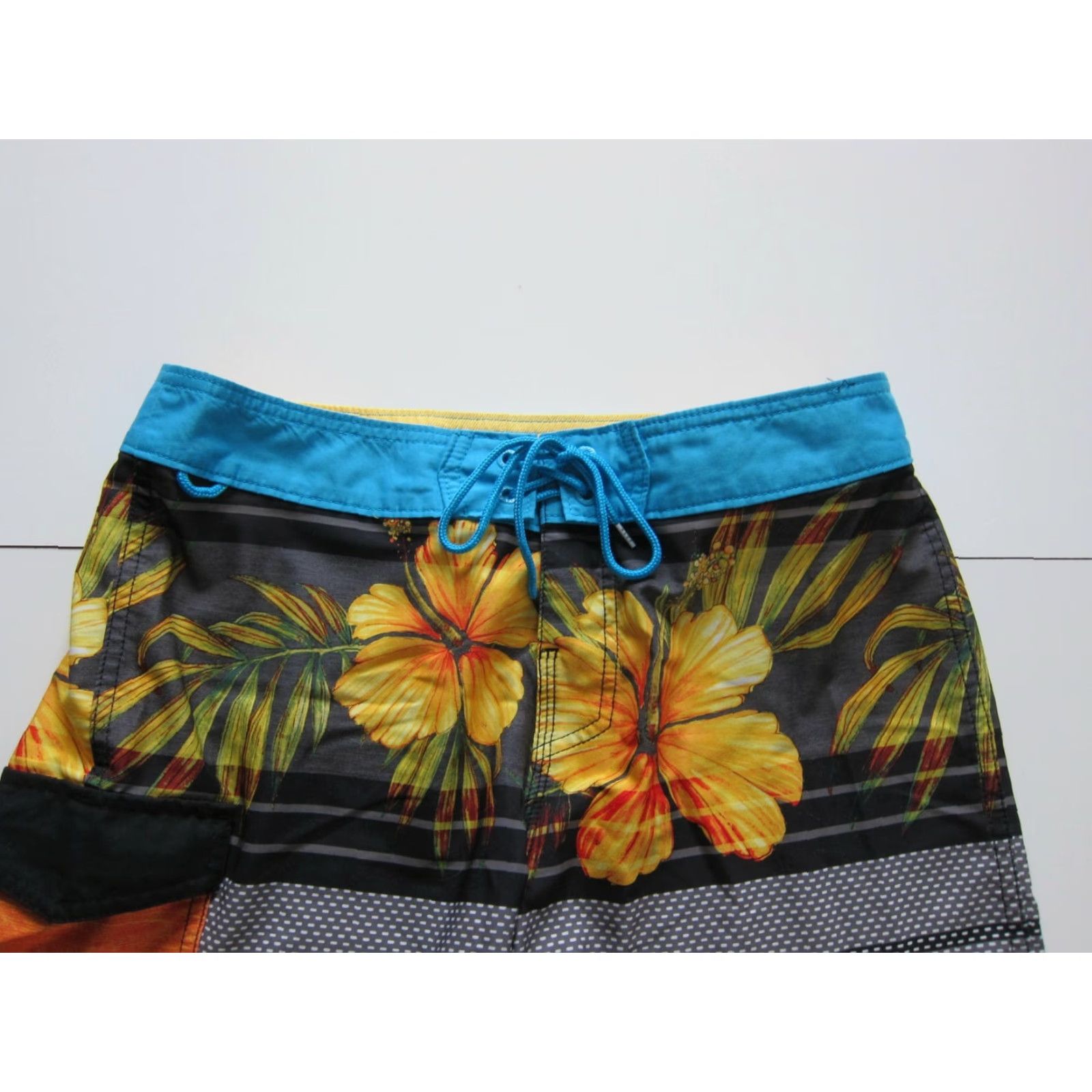 REEF Reef Stretch Blue Orange Floral Surf Board Shorts Men Size 30 Size US 30 / EU 46 - 6 Thumbnail
