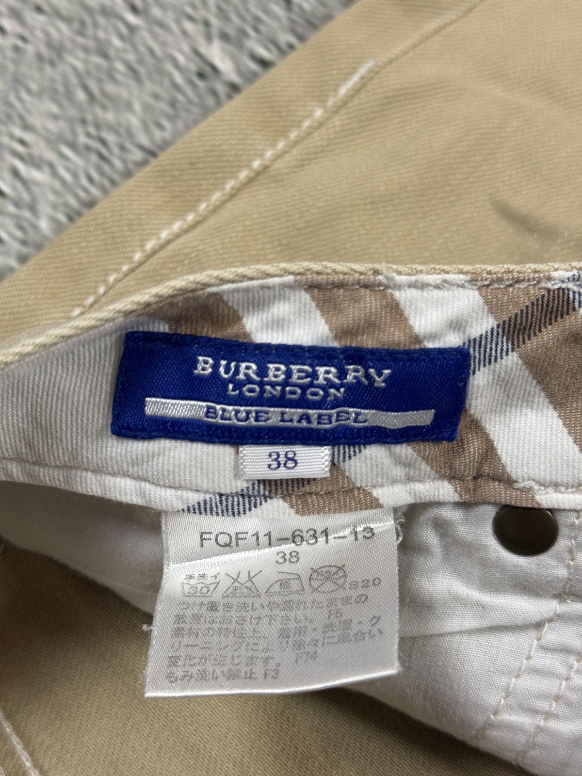 Burberry Burberry flared jeans beige blue label japanese Y2K Size 25" / US 0 / IT 36 - 8 Thumbnail