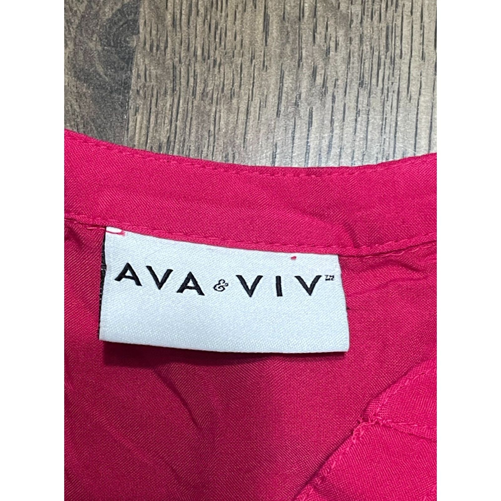 Vintage VINTAGE? (No) Ava & Viv Shirt Womens 2XL Pink Long Sleeve V-Neck 1/4 Buttons T-Shirt Casual Modern Basic Regular Split? Size XXL / US 16-18 / IT 52-54 - 7 Thumbnail
