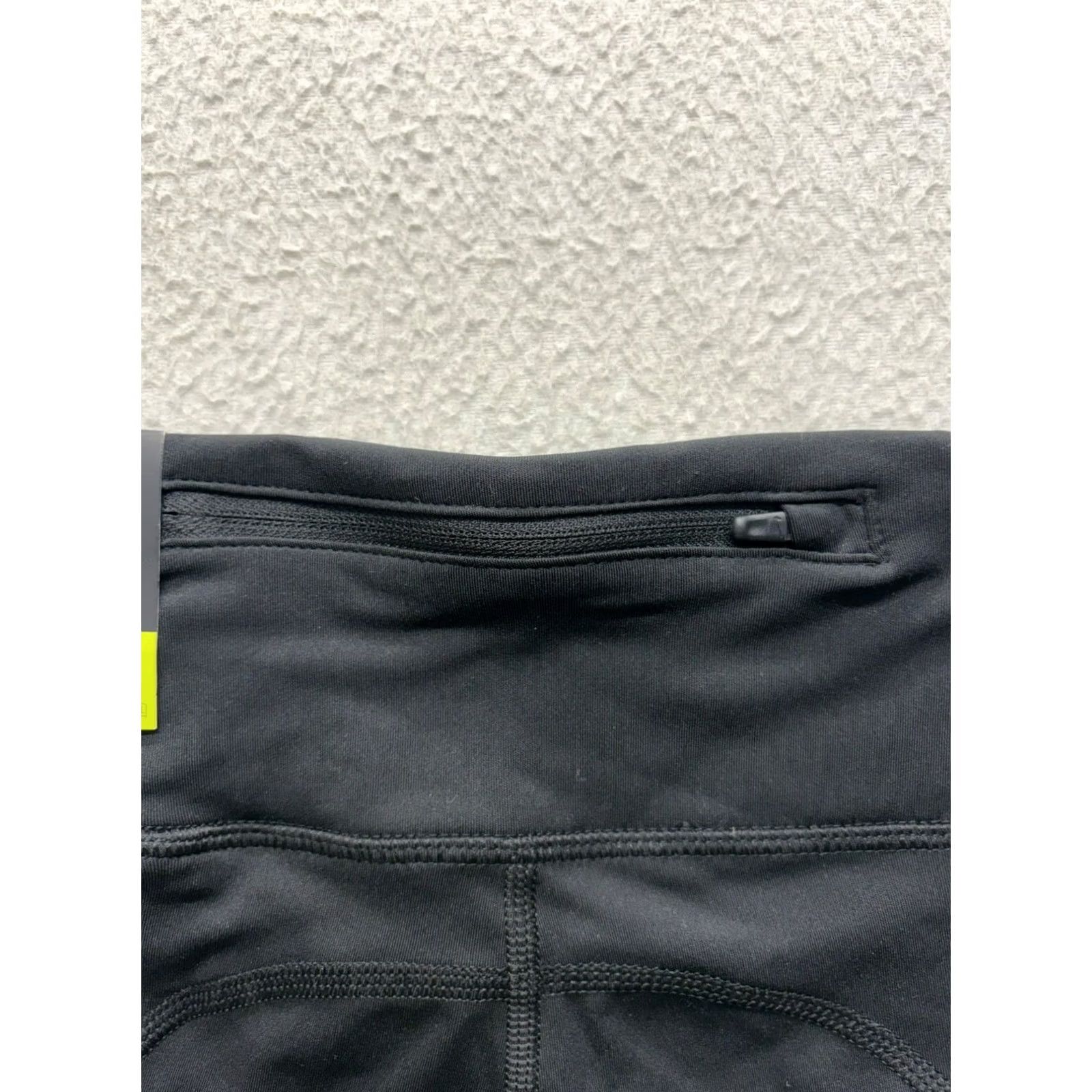 Nike Nike Epic Fast Tight Fit Black Running Shorts Women XS Bike Black Polyester Spandex Back Zip Pocket Activewear 90s? Size 26" / US 2 / IT 38 - 6 Thumbnail