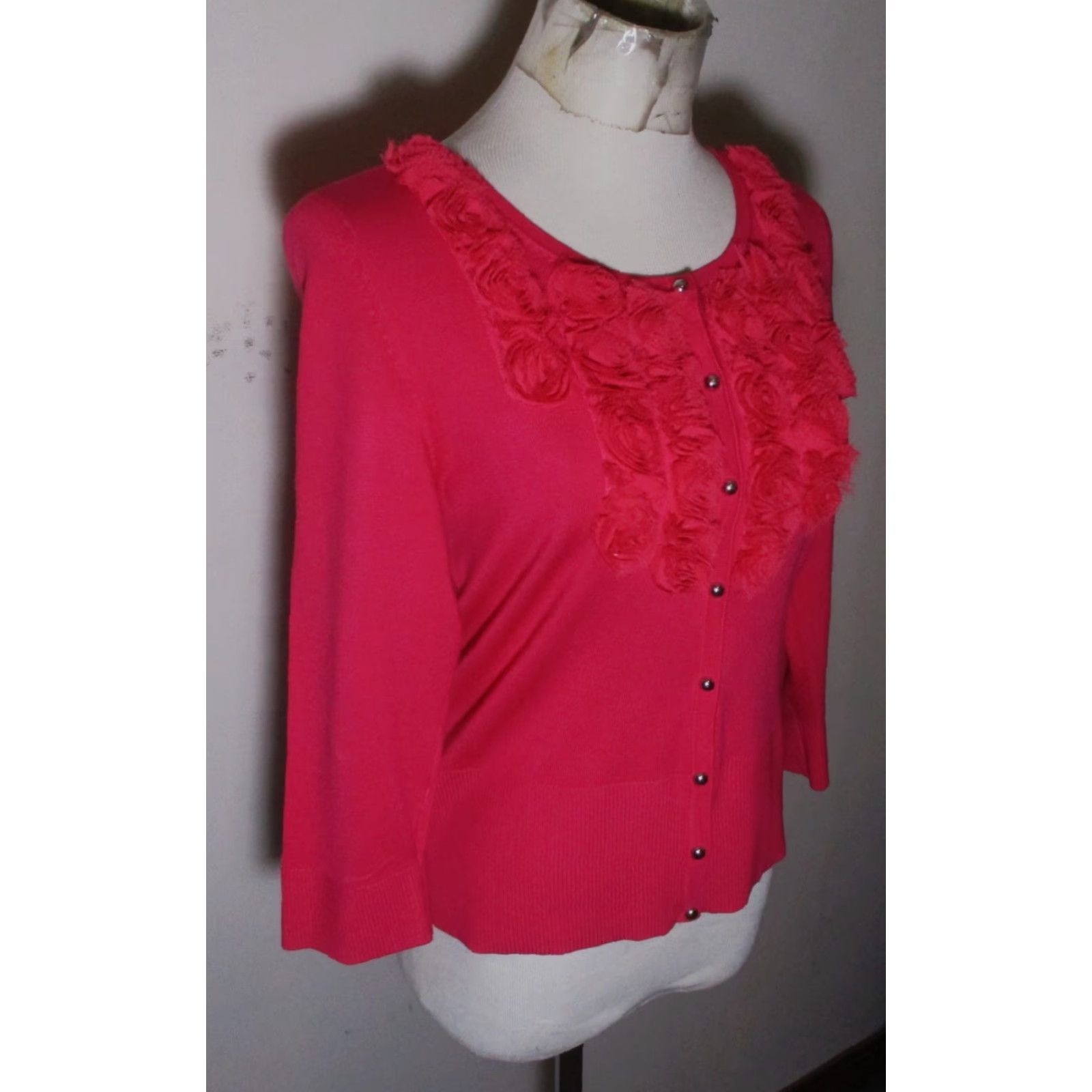 White House Black Market White House Black Market Embroidered Cardigan Sweater Women's S Pink Fuschia Size S / US 4 / IT 40 - 3 Thumbnail