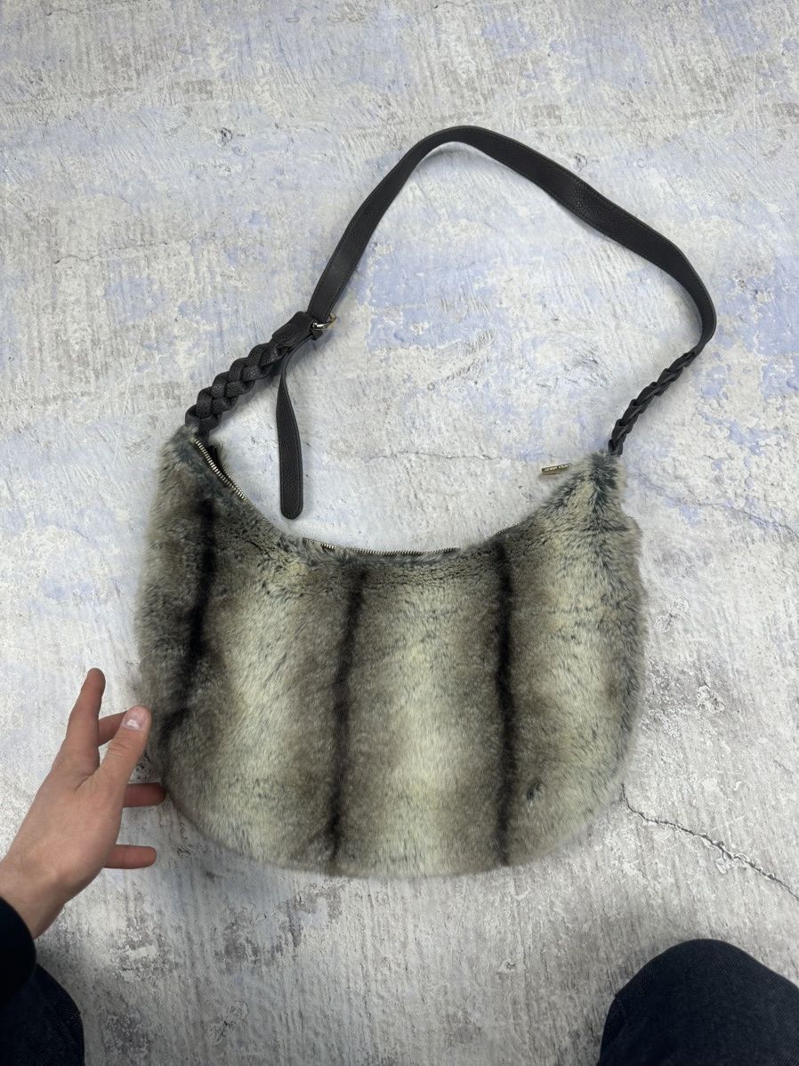 Designer Laura Ashley Faux Fur bag shoulder Size ONE SIZE - 3 Thumbnail