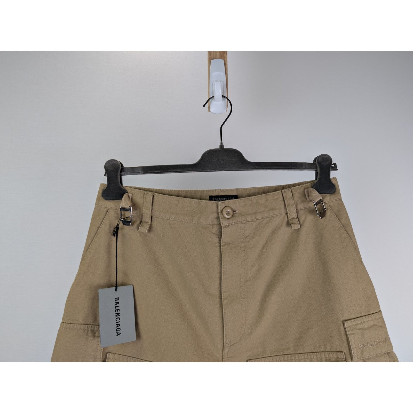 Balenciaga o1rshd1 Cotton Ripstop Patched Cargo Pants in Beige Size US 26 / EU 42 - 2 Thumbnail