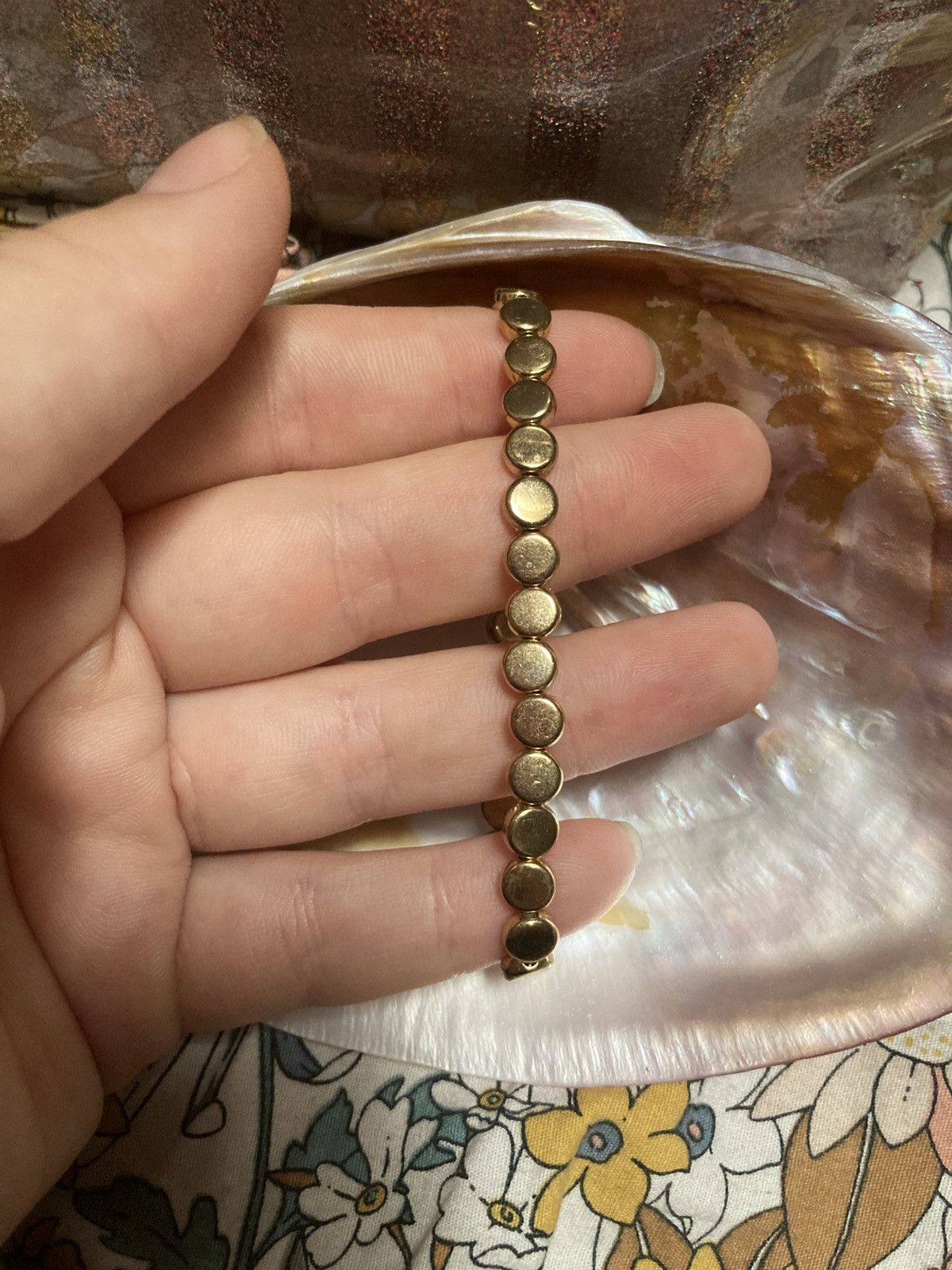 Other Gold coloured flat circular beaded bracelet Size ONE SIZE - 2 Thumbnail