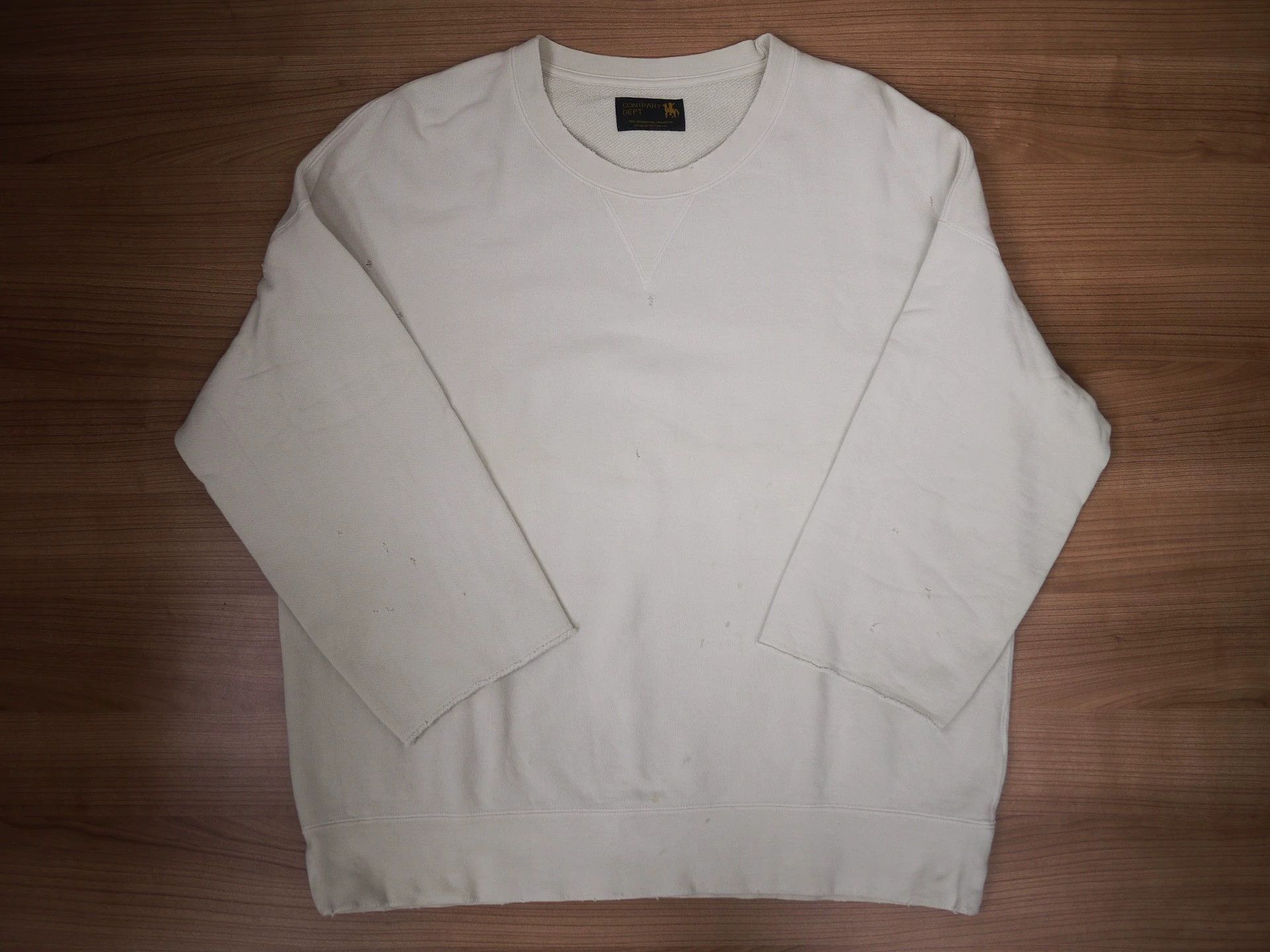 White Long-Sleeve Sweatshirt Size L