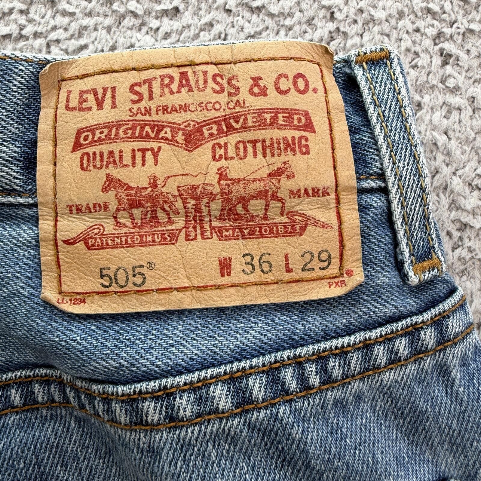 Levi's Vintage Levis 505 Regular Fit Jeans Mens 36x29 Light Y2K Size US 36 / EU 52 - 6 Thumbnail
