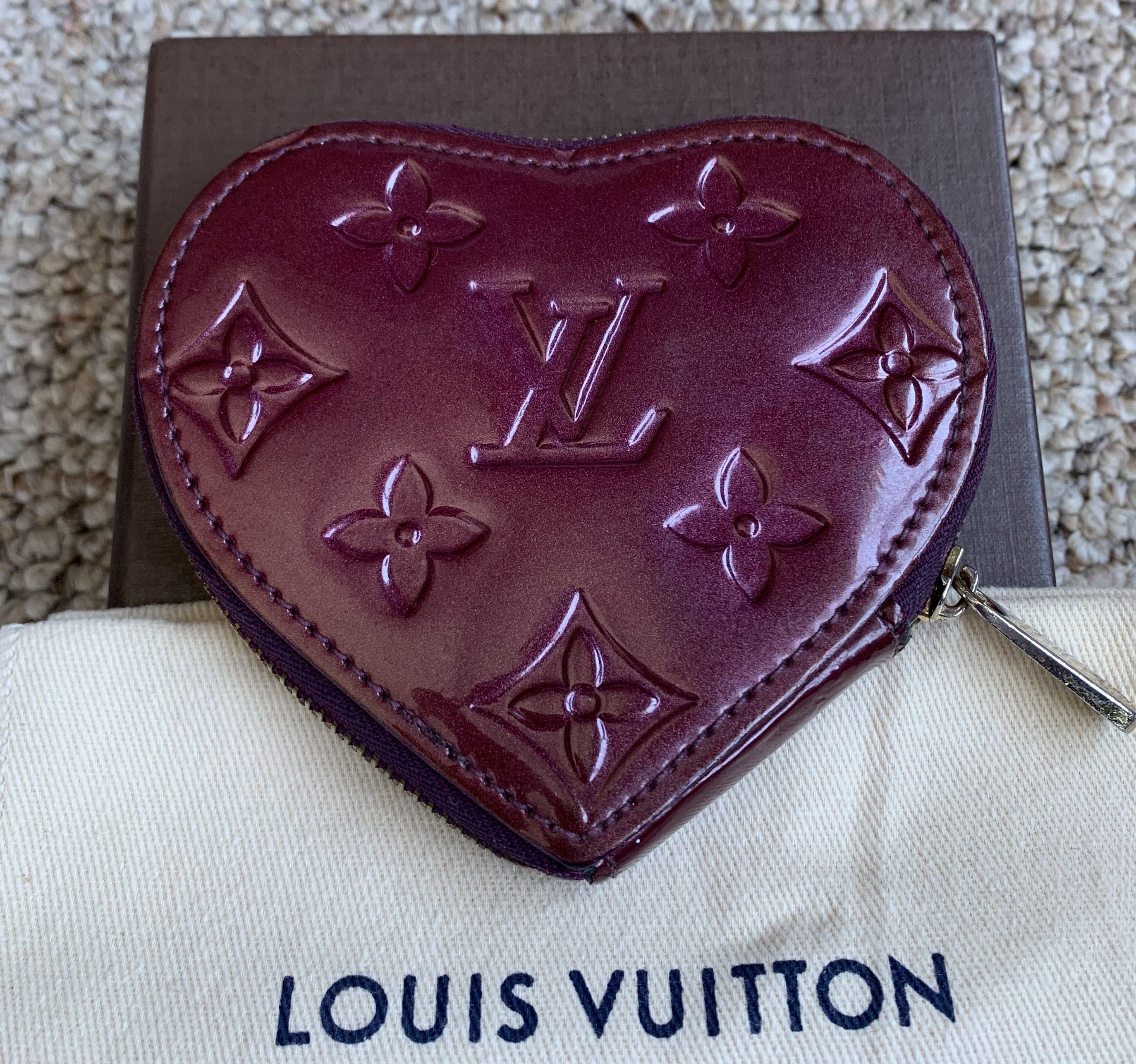 Louis Vuitton Louis Vuitton Vernis Patent Leather Monogram Heart Pouch Size ONE SIZE - 1 Thumbnail