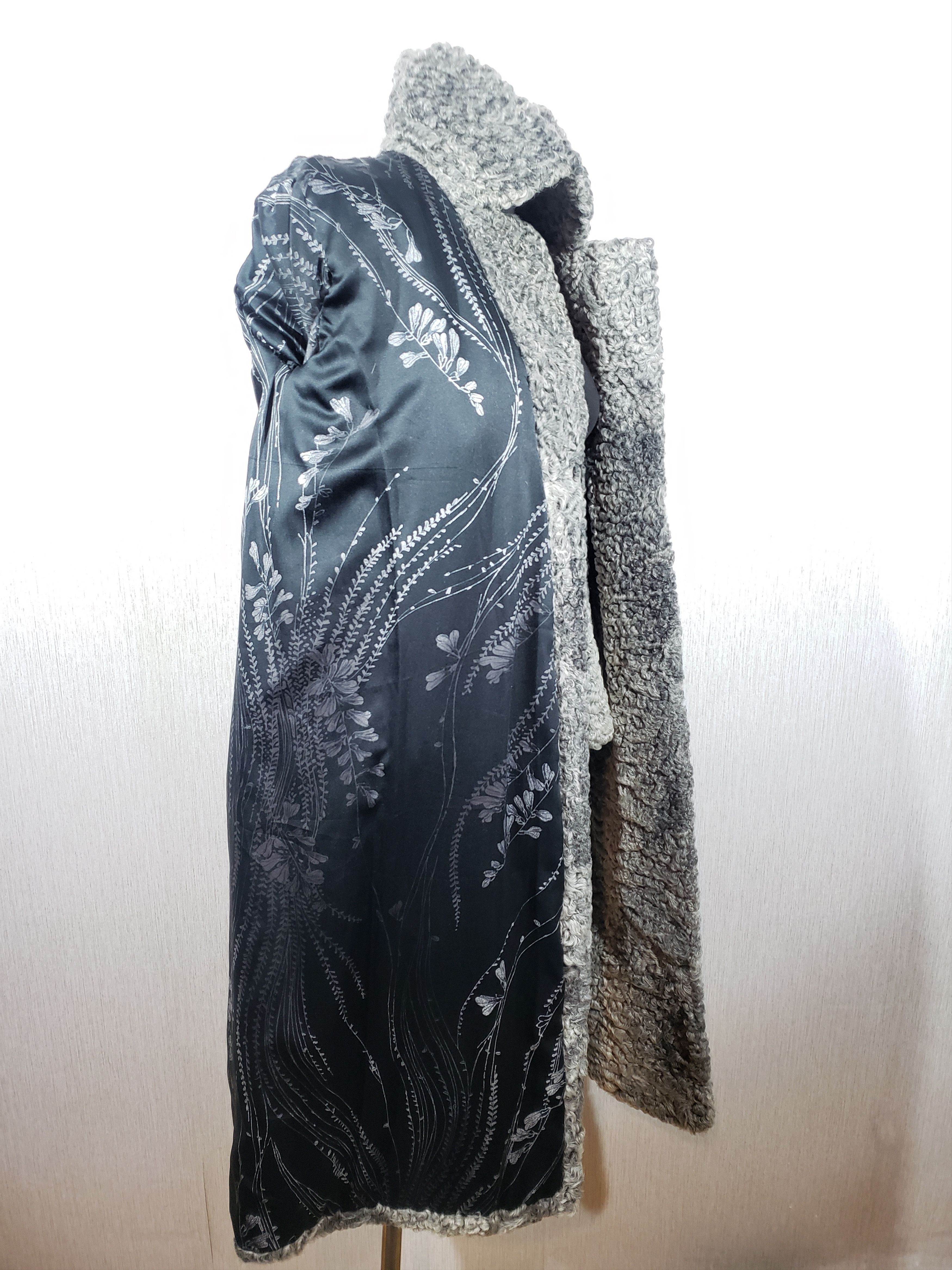 Other Wonderful women's fur coat made of sheep fur. Size XL / US 12-14 / IT 48-50 - 7 Thumbnail