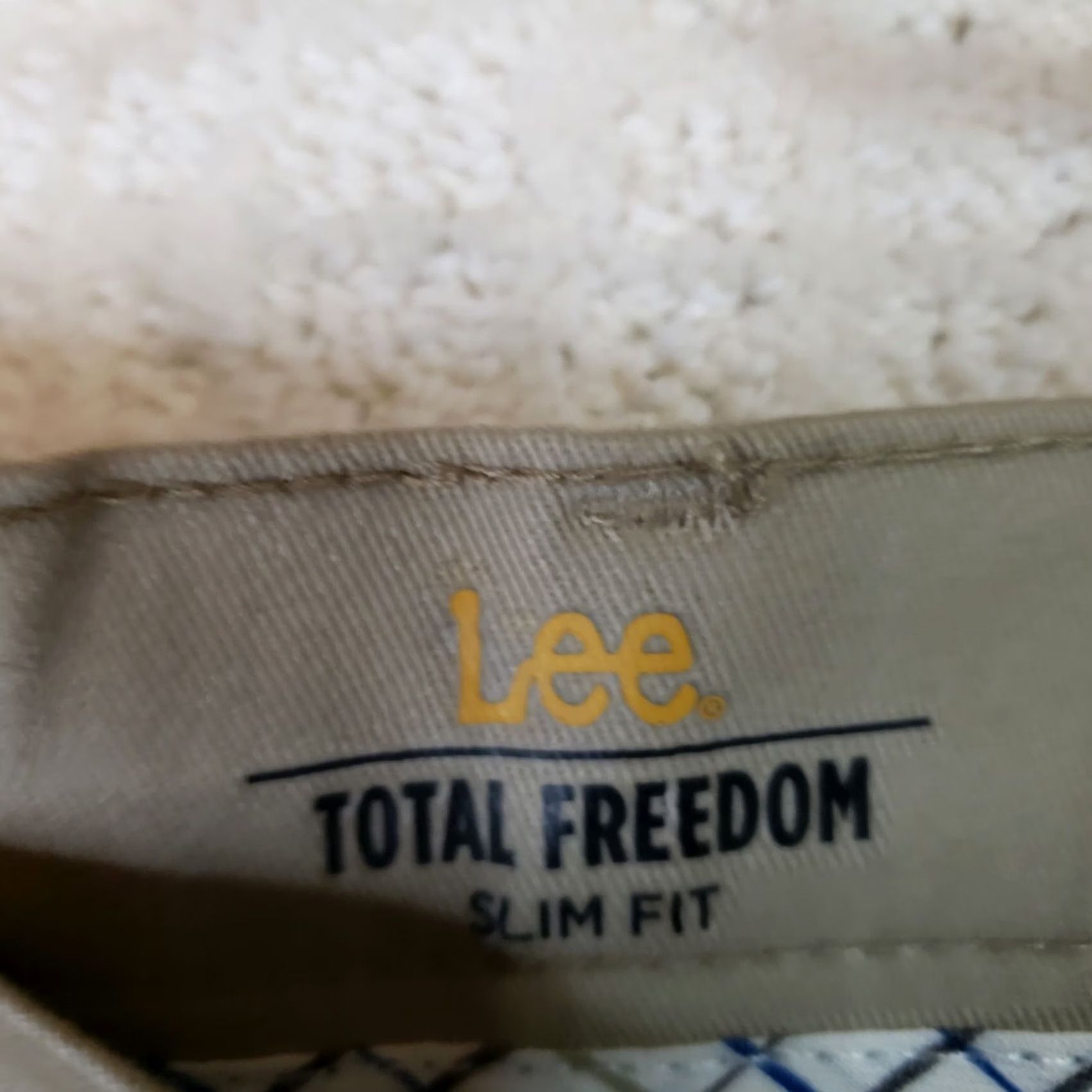 Lee Lee Comfort Stretch Slim Total Freedom Khaki Pants MEN'S 33x30 Slim Fit NWT Size US 33 - 4 Thumbnail