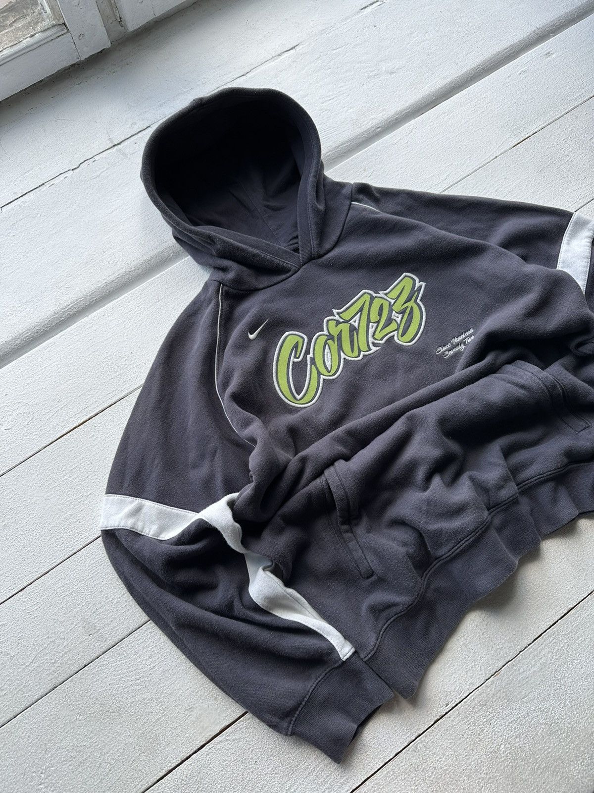 Nike × Vintage 🚨 Vintage Y2K Nike Cortez Hoodie Big Logo drill rare faded Size US M / EU 48-50 / 2 - 2 Thumbnail