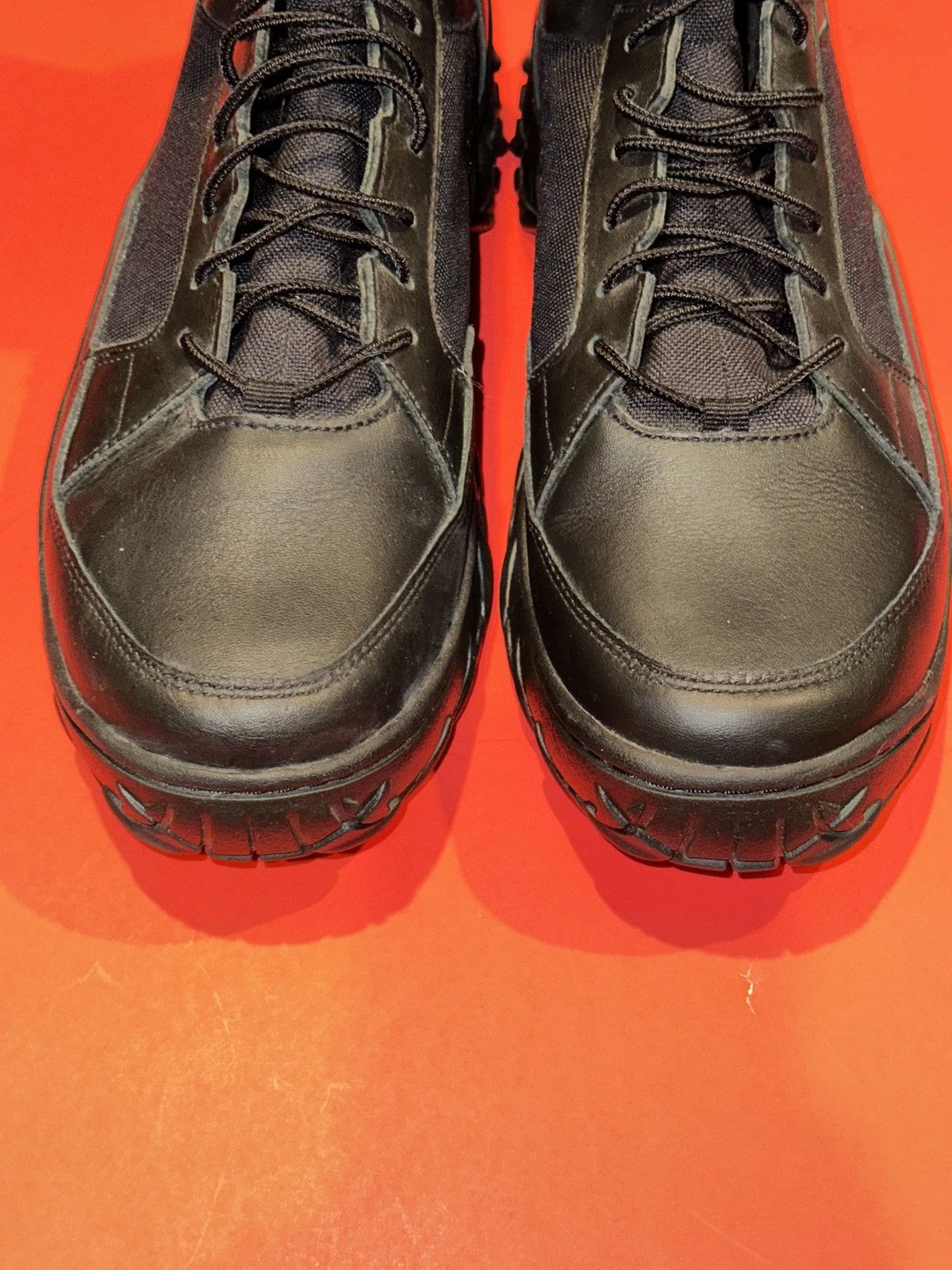 Oakley OAKLEY 8" FIELD ASSAULT BLK LEATHER TACTICAL BOOTS 10US READ Size US 10 / EU 43 - 11 Thumbnail