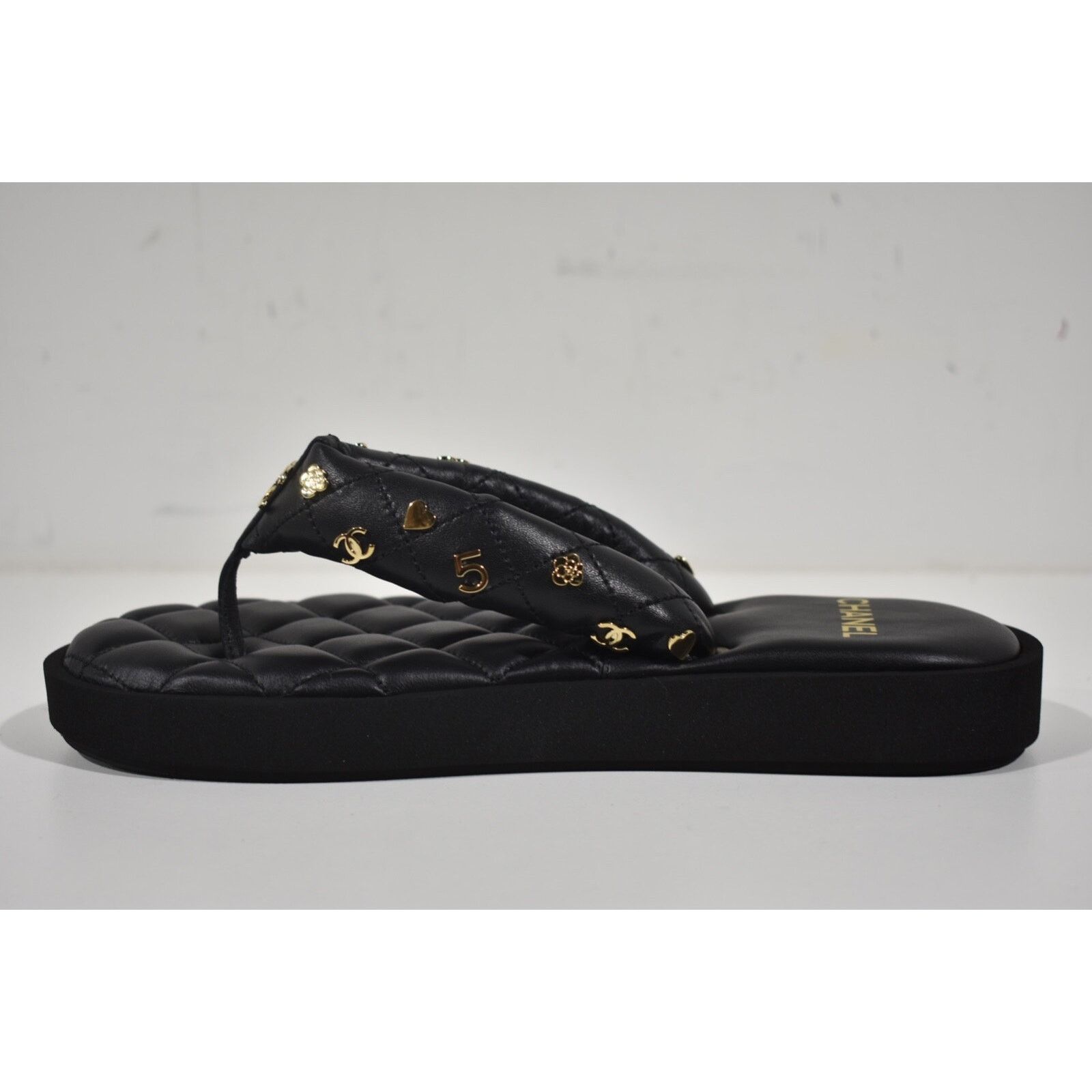 Chanel Chanel 23P Black Quilted Charms Padded Pool Thong Logo Mule Size US 11 / IT 41 - 9 Thumbnail