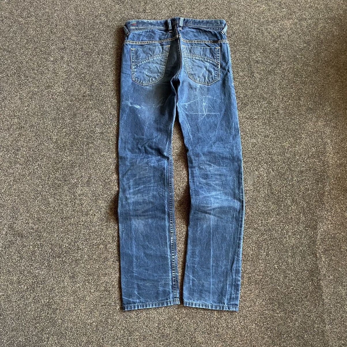 Vintage Vintage 90s Diesel Baggy Jeans Faded Wash Skate Y2K Logo 29 Size US 29 - 6 Thumbnail