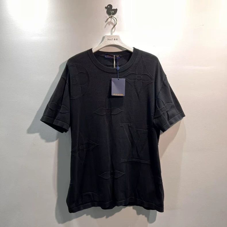 Louis Vuitton Louis Vuitton size 4l 25 New Black Short Sleeves Size US M / EU 48-50 / 2 - 1 Thumbnail