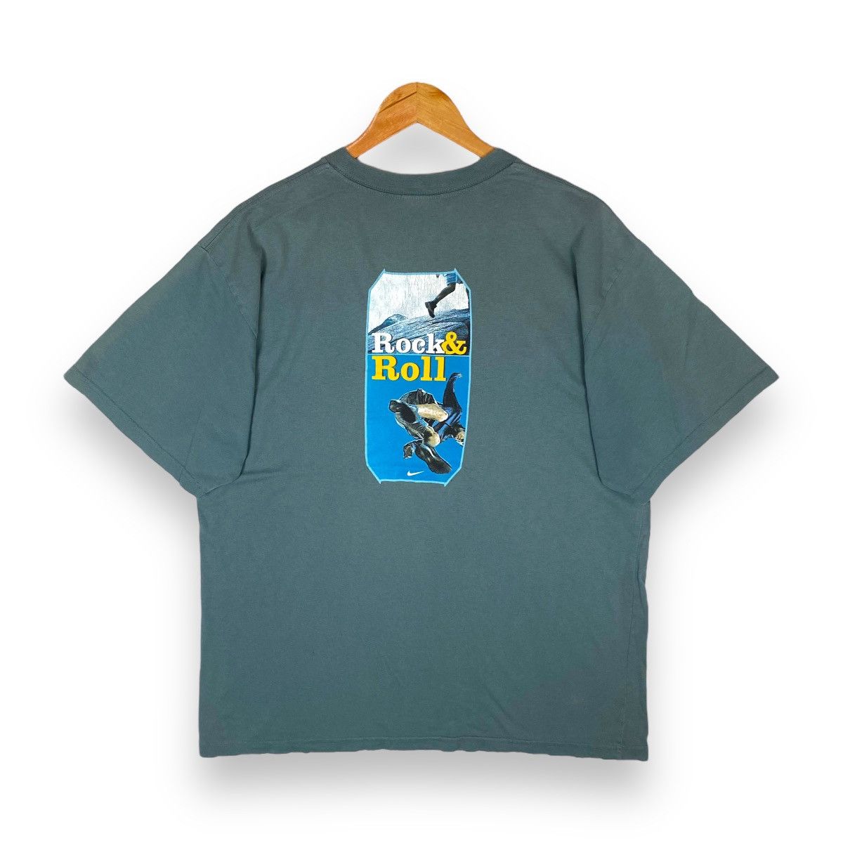 Nike × Vintage Vintage 00's NIKE ROCK & ROLL Graphic Sportswear Tee Size US L / EU 52-54 / 3 - 1 Thumbnail