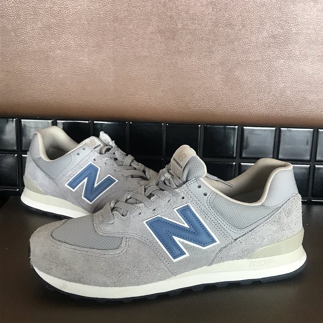 New Balance New Balance 574 Classic Heritage Grey Suede Charcoal 10.5uk Size US 10.5 / EU 43-44 - 1 Thumbnail
