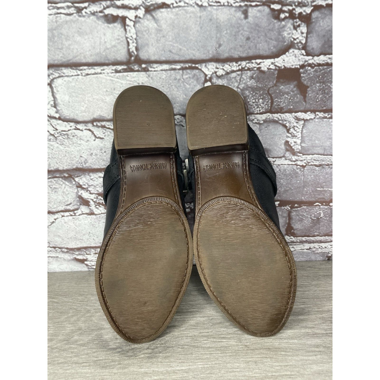 Minnetonka Minnetonka Black Leather Silver Buckle Billie Mules Shoes Wo Size US 7.5 / IT 37.5 - 9 Thumbnail