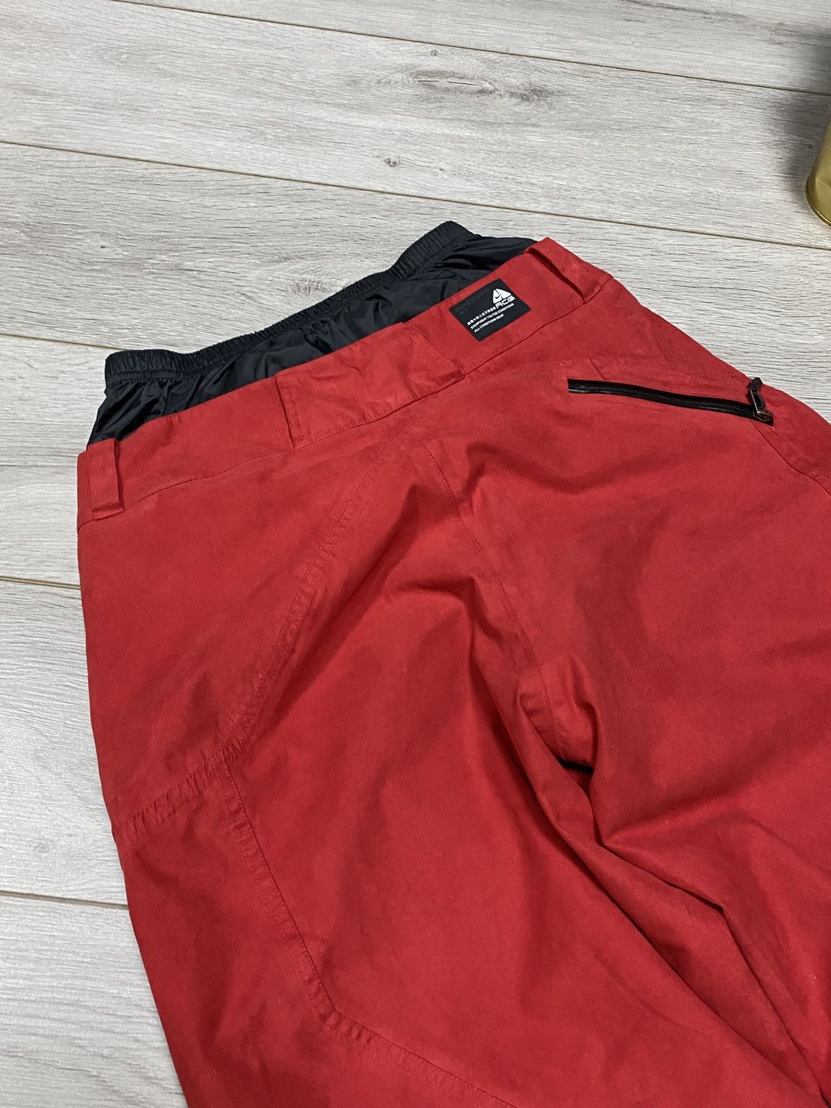 Nike ACG Nike acg vintage multi pocket storm fit ski pants snowboard Size US 31 - 6 Thumbnail