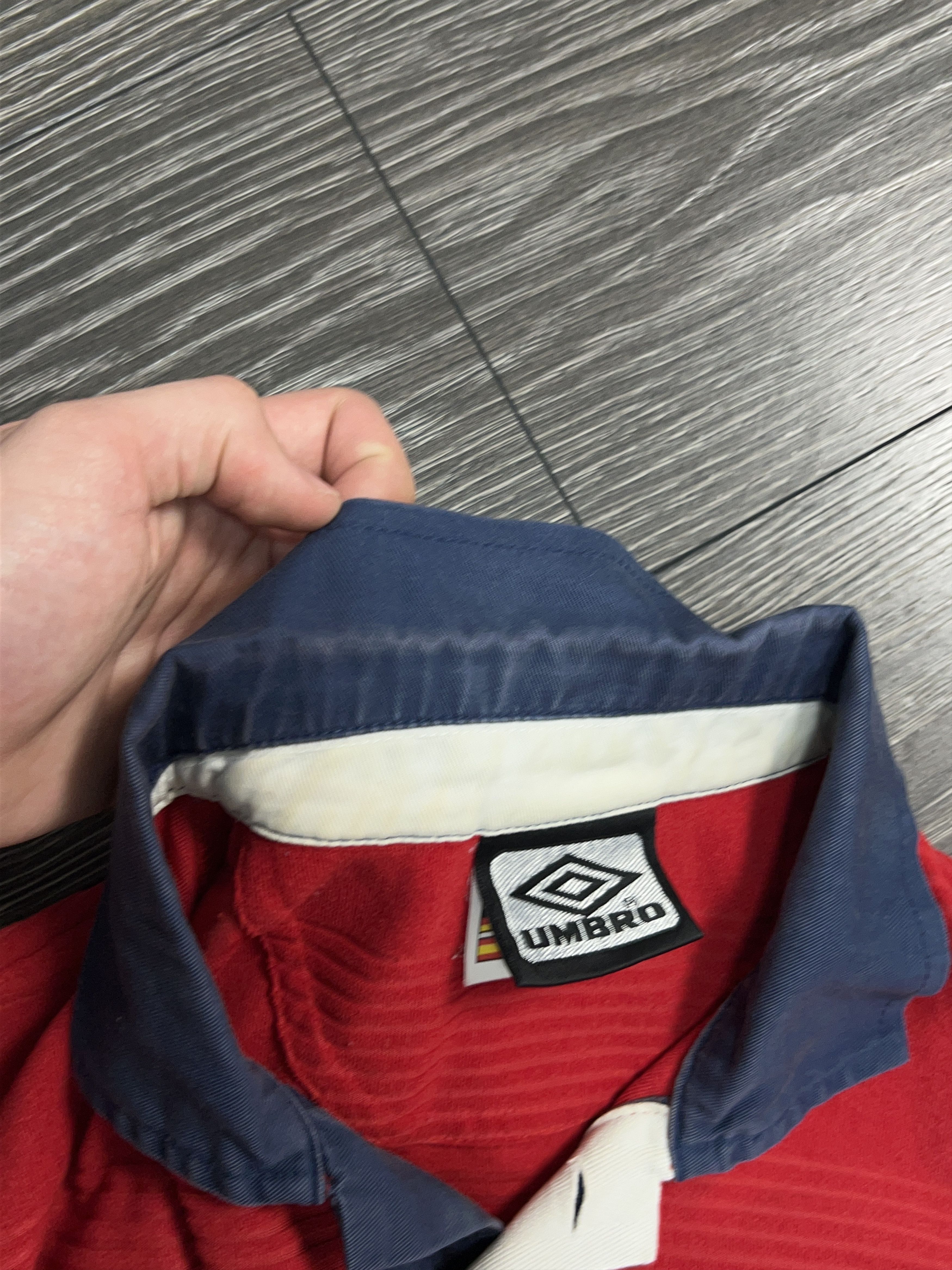 Umbro England National Team 1999 2000 2001 Football Shirt Jersey Size US L / EU 52-54 / 3 - 13 Thumbnail