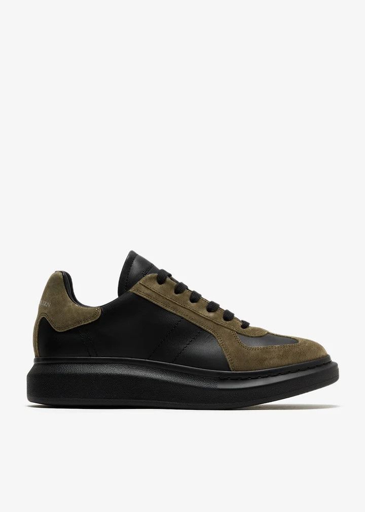 Alexander McQueen o1w1db10925 Oversized Retro Sneaker in Black Size US 8 / EU 41 - 1 Thumbnail