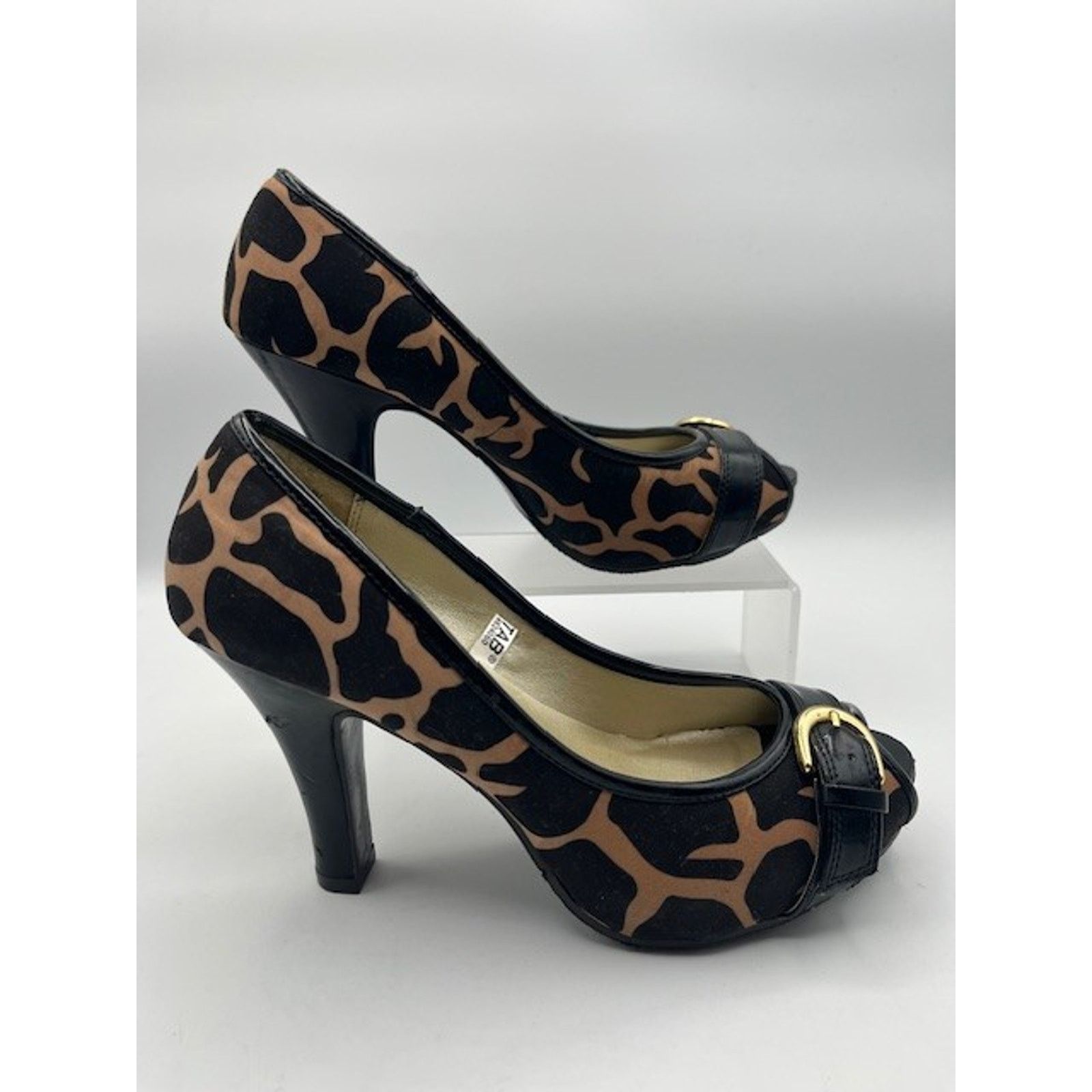 Mossimo Mossimo Leopard Print Heels Peep Toe Buckle Pumps Y2K Size US 8 / IT 38 - 1 Thumbnail