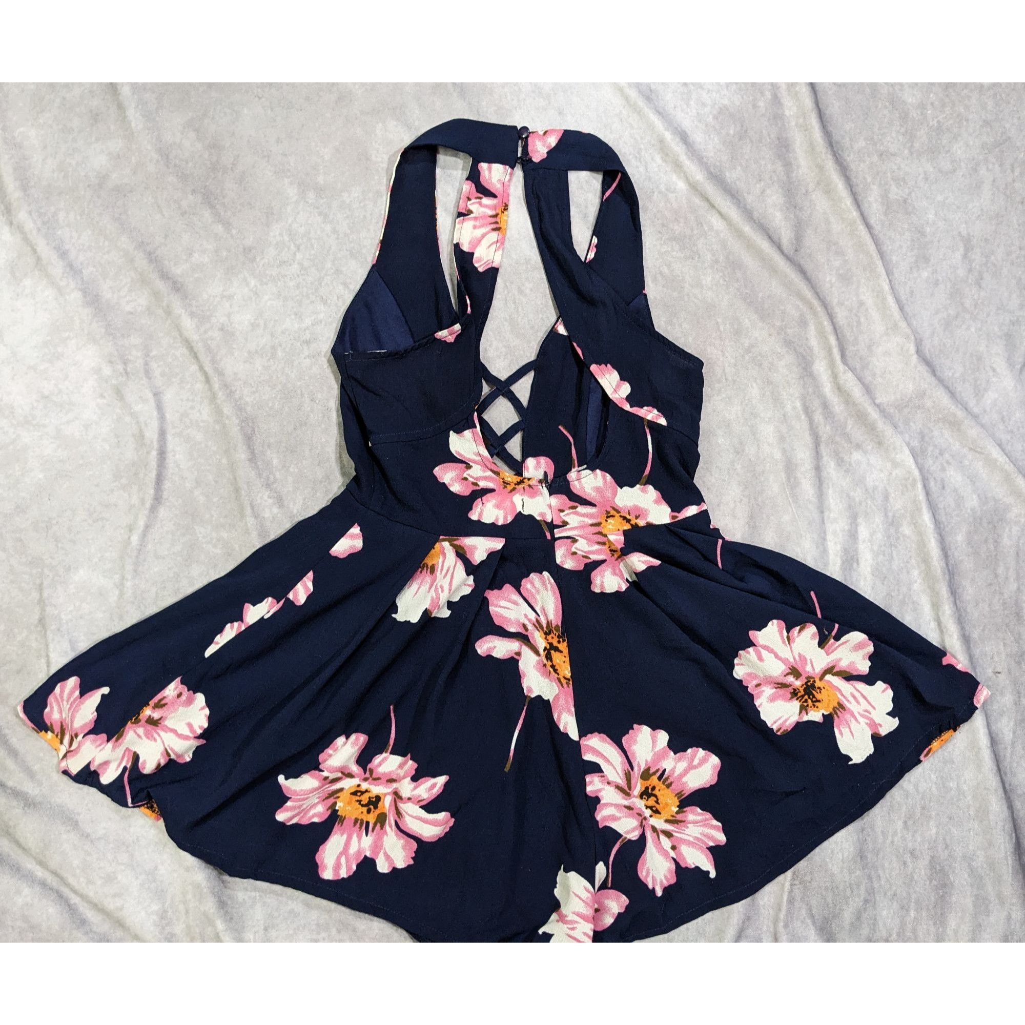 Other Coquette Beachy Navy Floral Summer Romper by Solaris Size 28" / US 6 / IT 42 - 11 Thumbnail