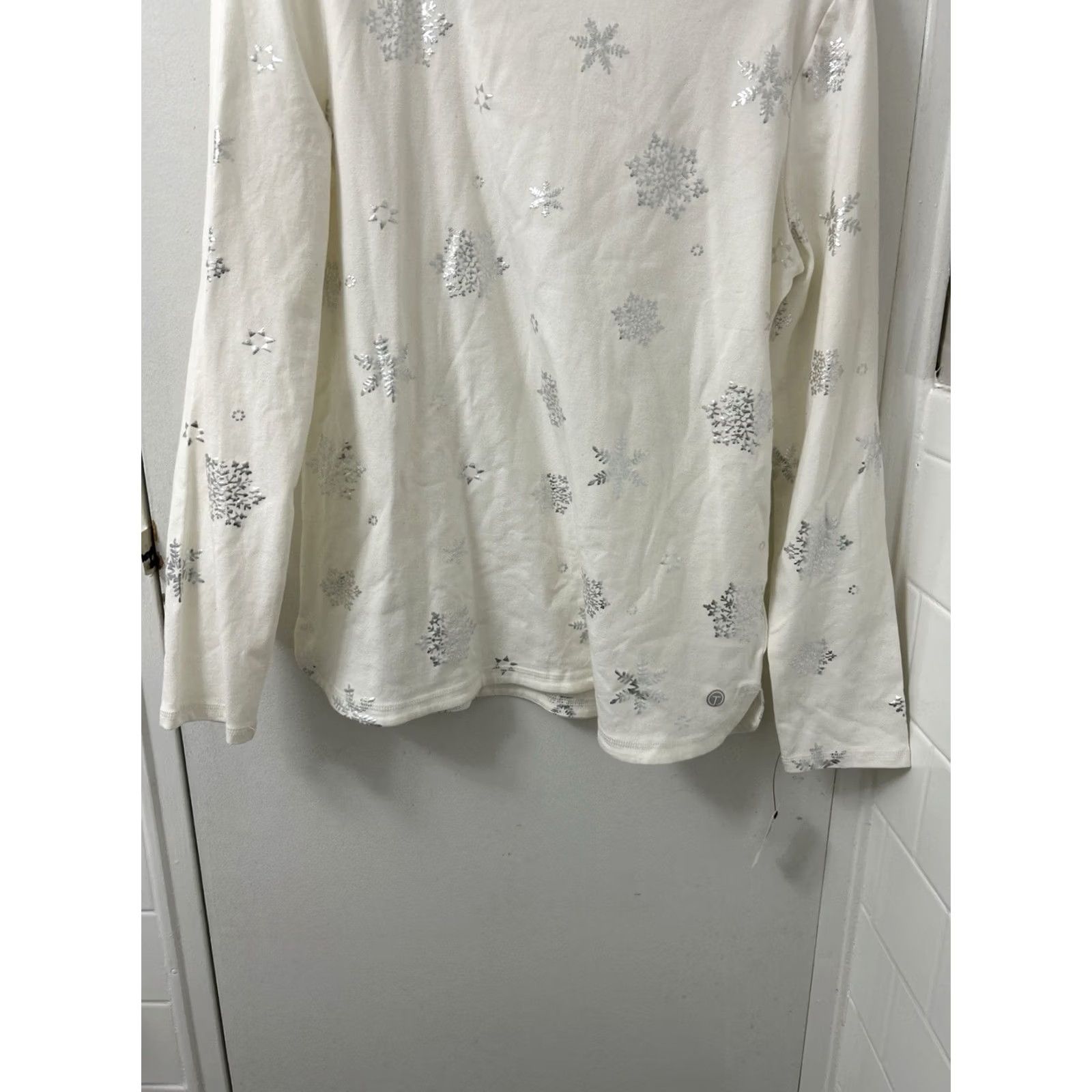 Talbots T by Talbots Top Womens M Ivory Silver Snowflake Button Mock Neck Sweatshirt NWT Size M / US 6-8 / IT 42-44 - 3 Thumbnail