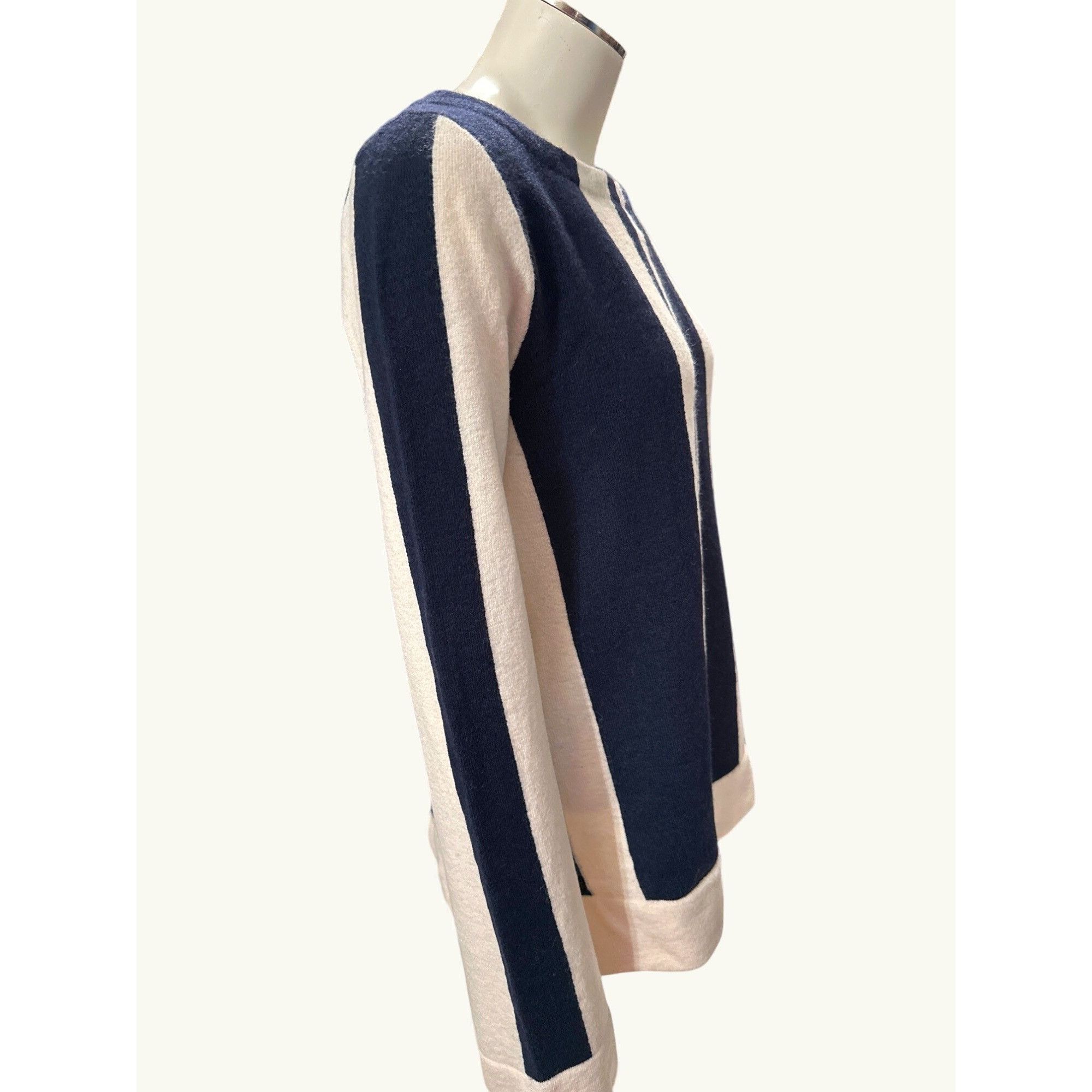 Ann Taylor Ann Taylor Womens Striped Block Style Sweater Small Navy Wh Size S / US 4 / IT 40 - 8 Thumbnail